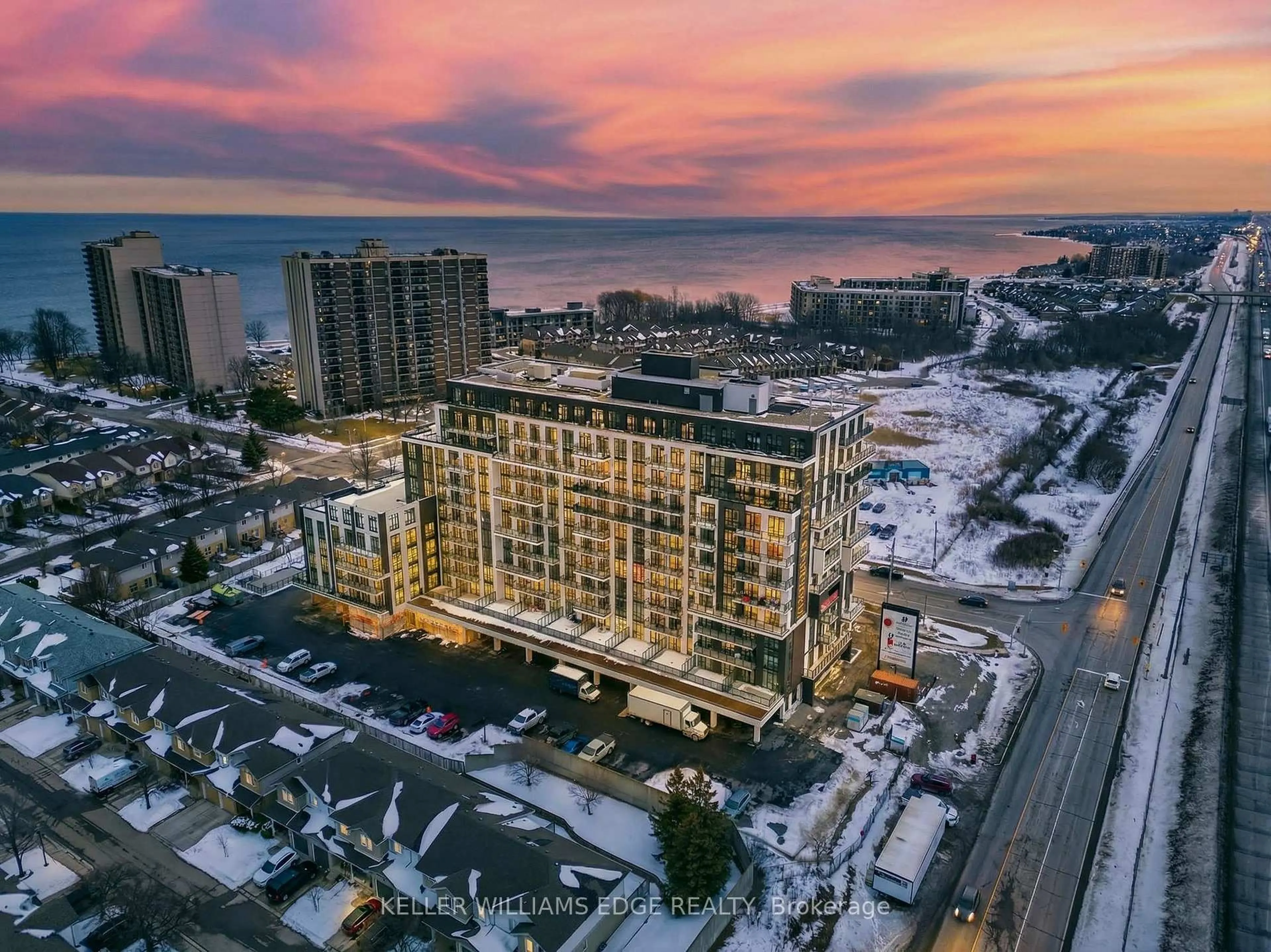 A pic from outside/outdoor area/front of a property/back of a property/a pic from drone, building for 461 GREEN Rd, Hamilton Ontario L8E 5B4