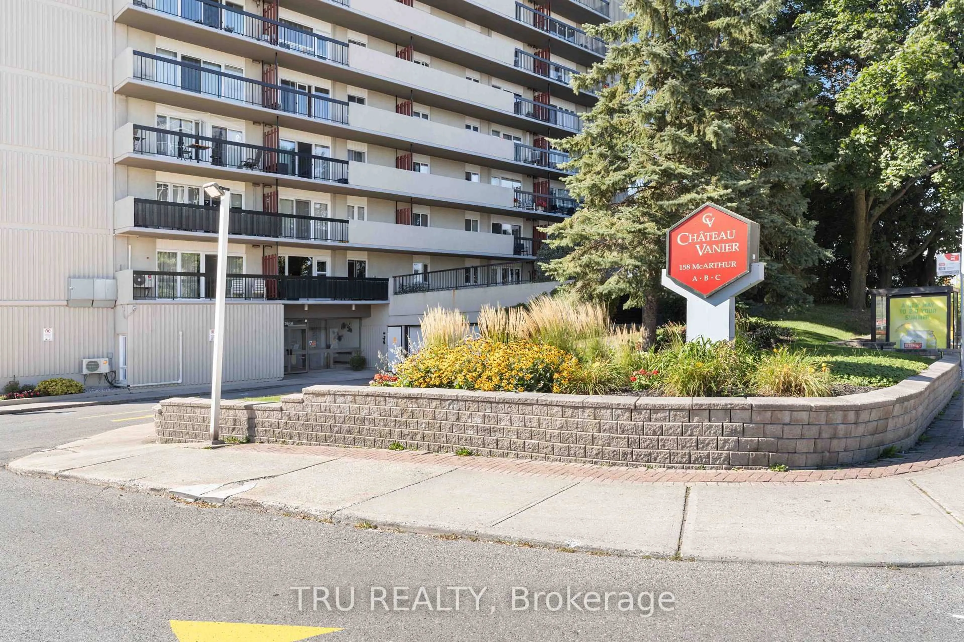 Unknown for 158A McArthur Ave #PH4, Ottawa Ontario K1L 7E7