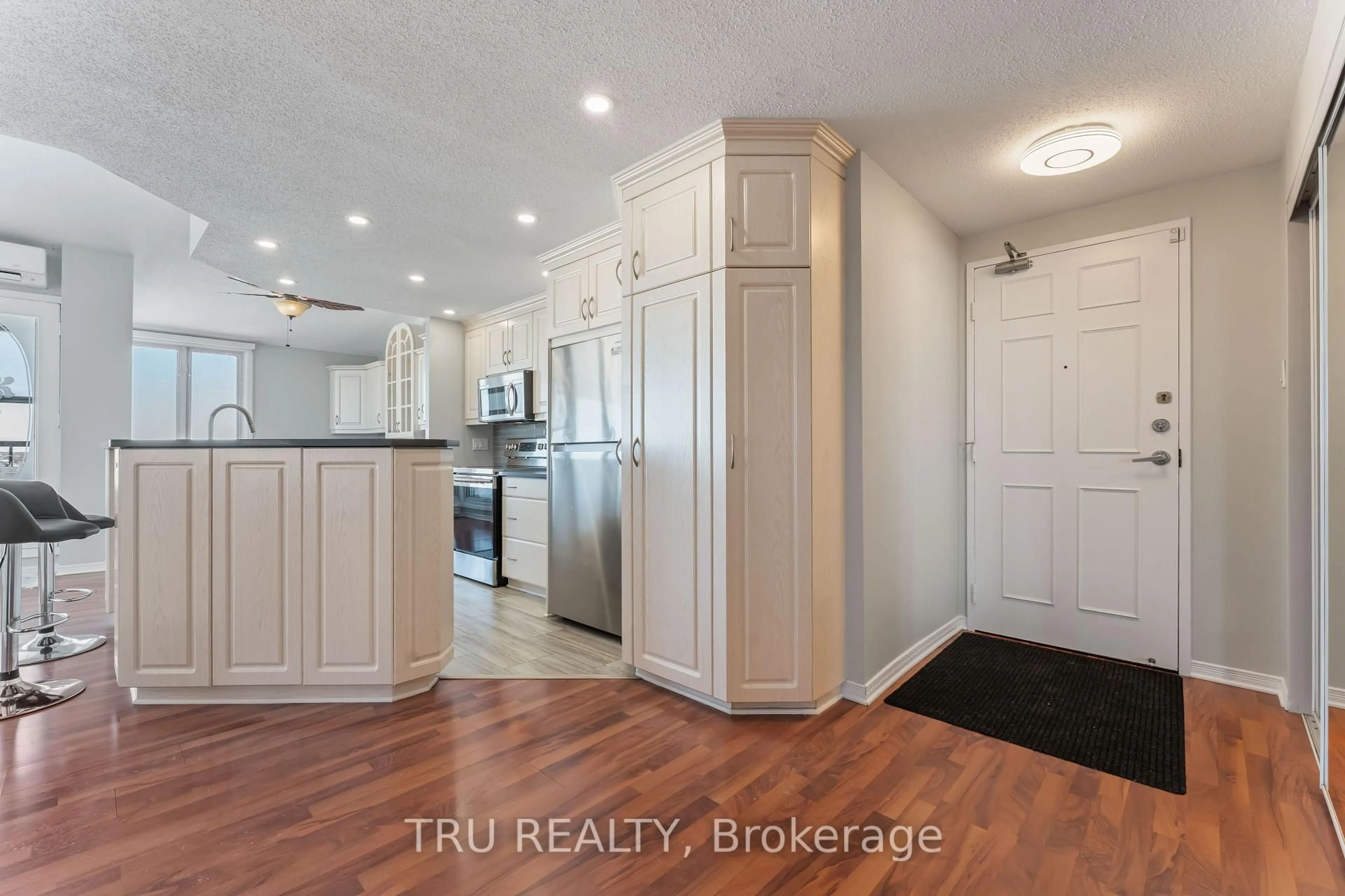 Open concept kitchen, unknown for 158A McArthur Ave #PH4, Ottawa Ontario K1L 7E7