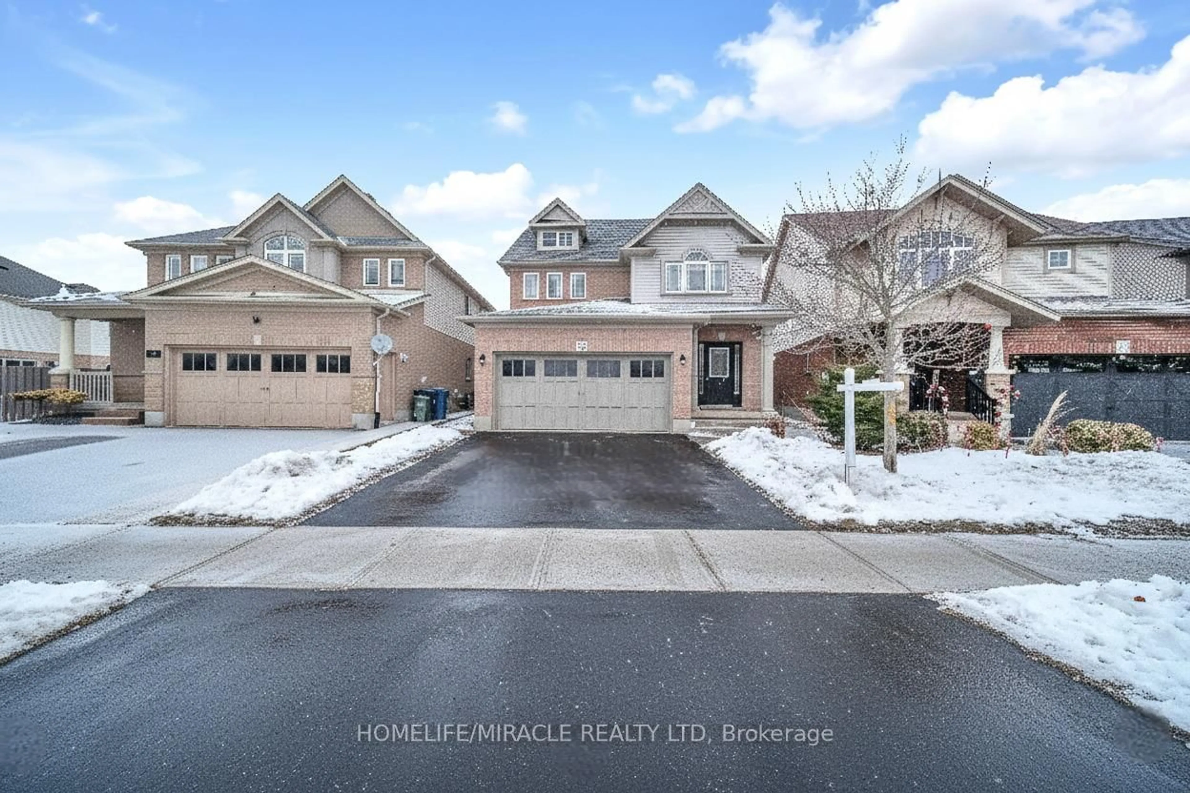 A pic from outside/outdoor area/front of a property/back of a property/a pic from drone, street for 15 Dominion Dr, Guelph Ontario N1L 0B5