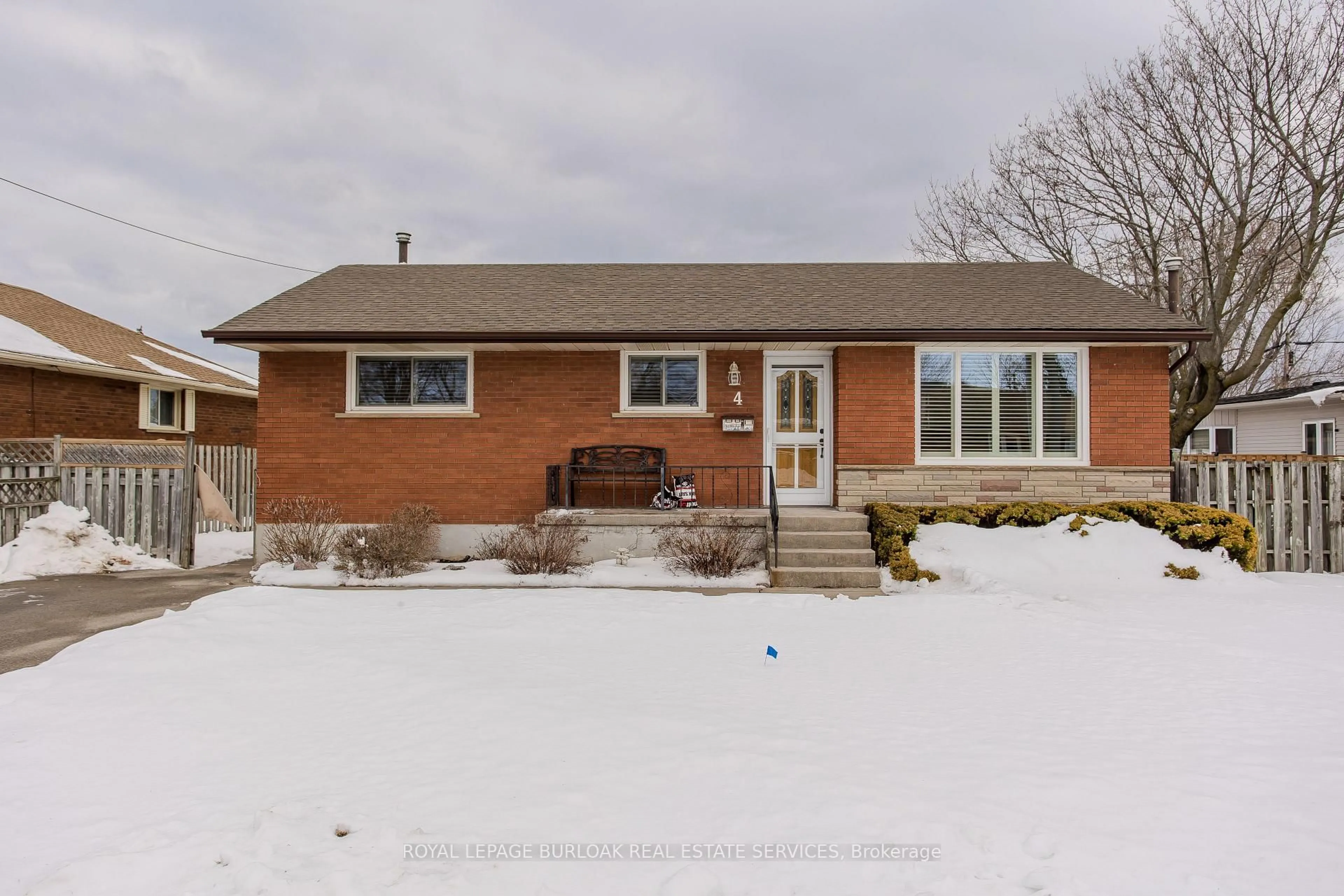 Home with brick exterior material, street for 4 Cherry Ave, Grimsby Ontario L3M 2G9