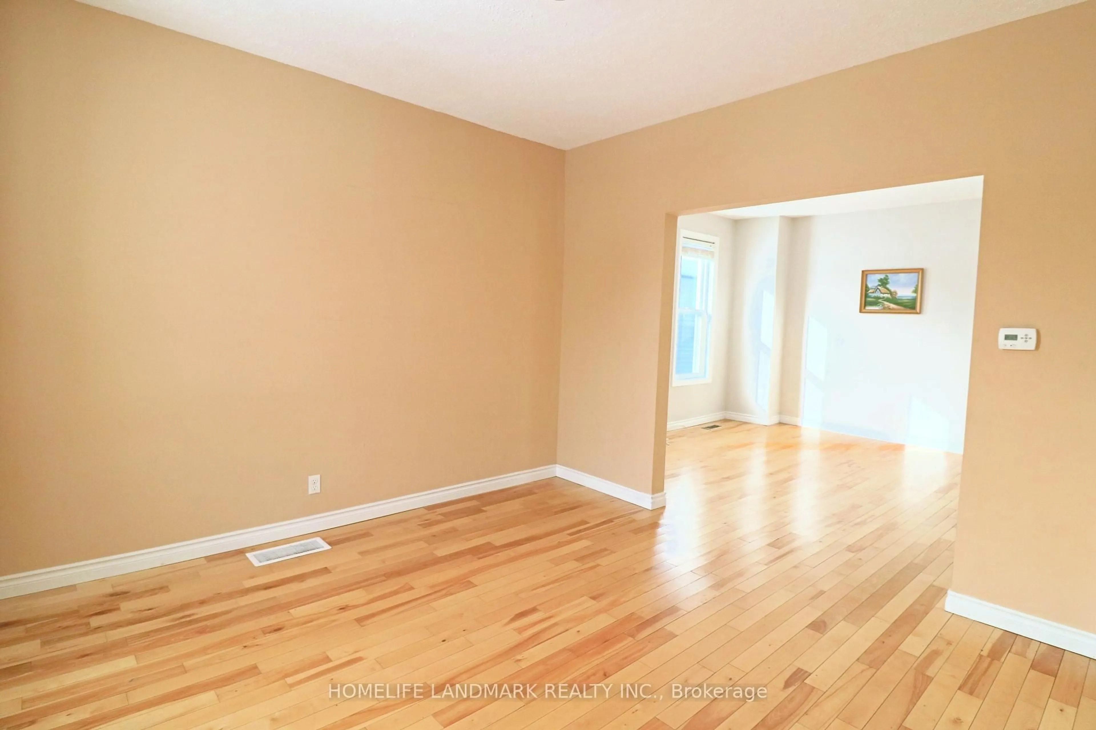 A pic of a room for 5761 Peer St, Niagara Falls Ontario L2G 1W9