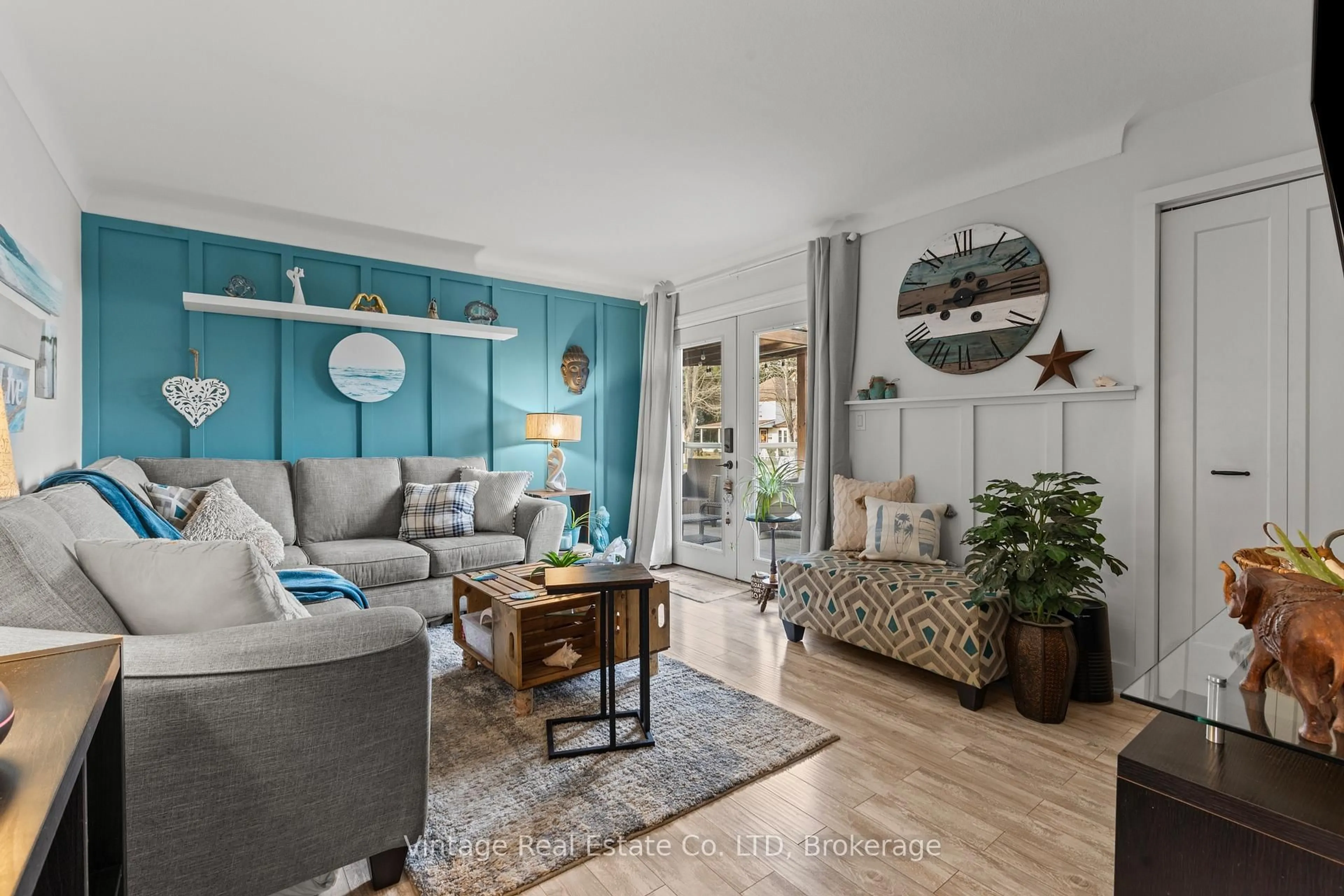 Living room with furniture, unknown for 104 Concession Rd, Haldimand Ontario N1A 1A1