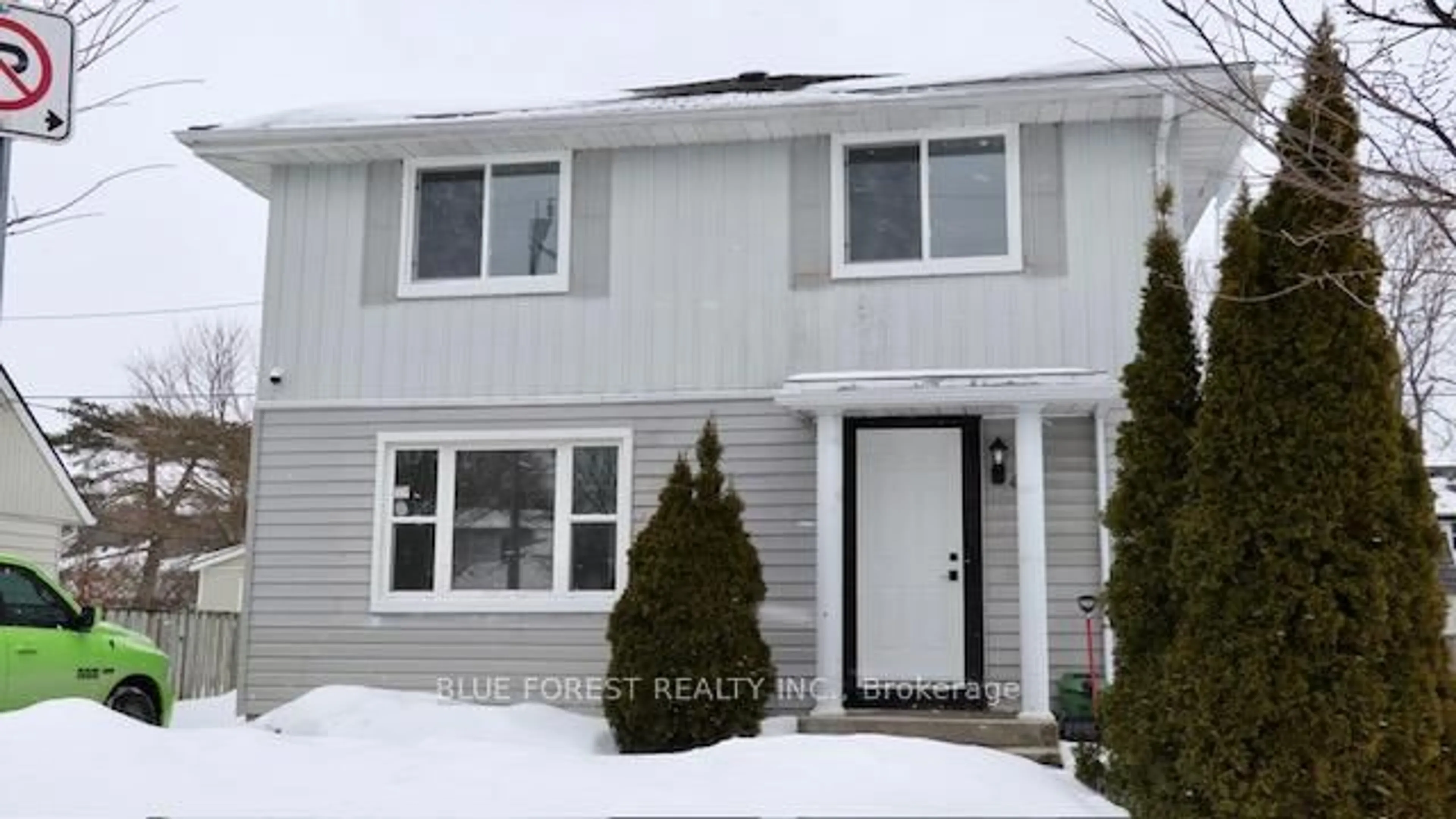 Home with vinyl exterior material, street for 40 Wistow St, London East Ontario N5Y 1E1