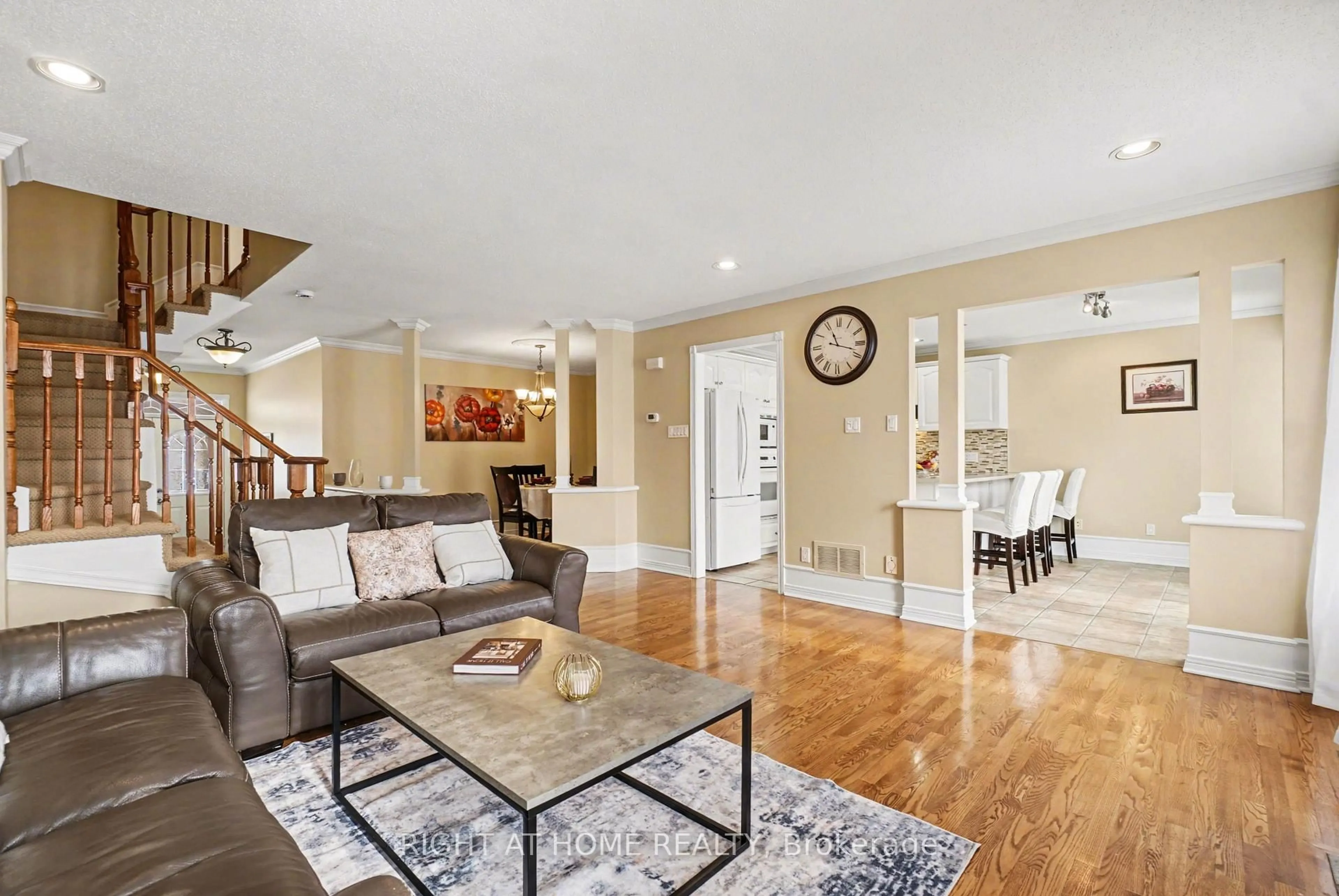 Living room with furniture, unknown for 1118 LICHEN Ave, Orleans Ontario K4A 4A5