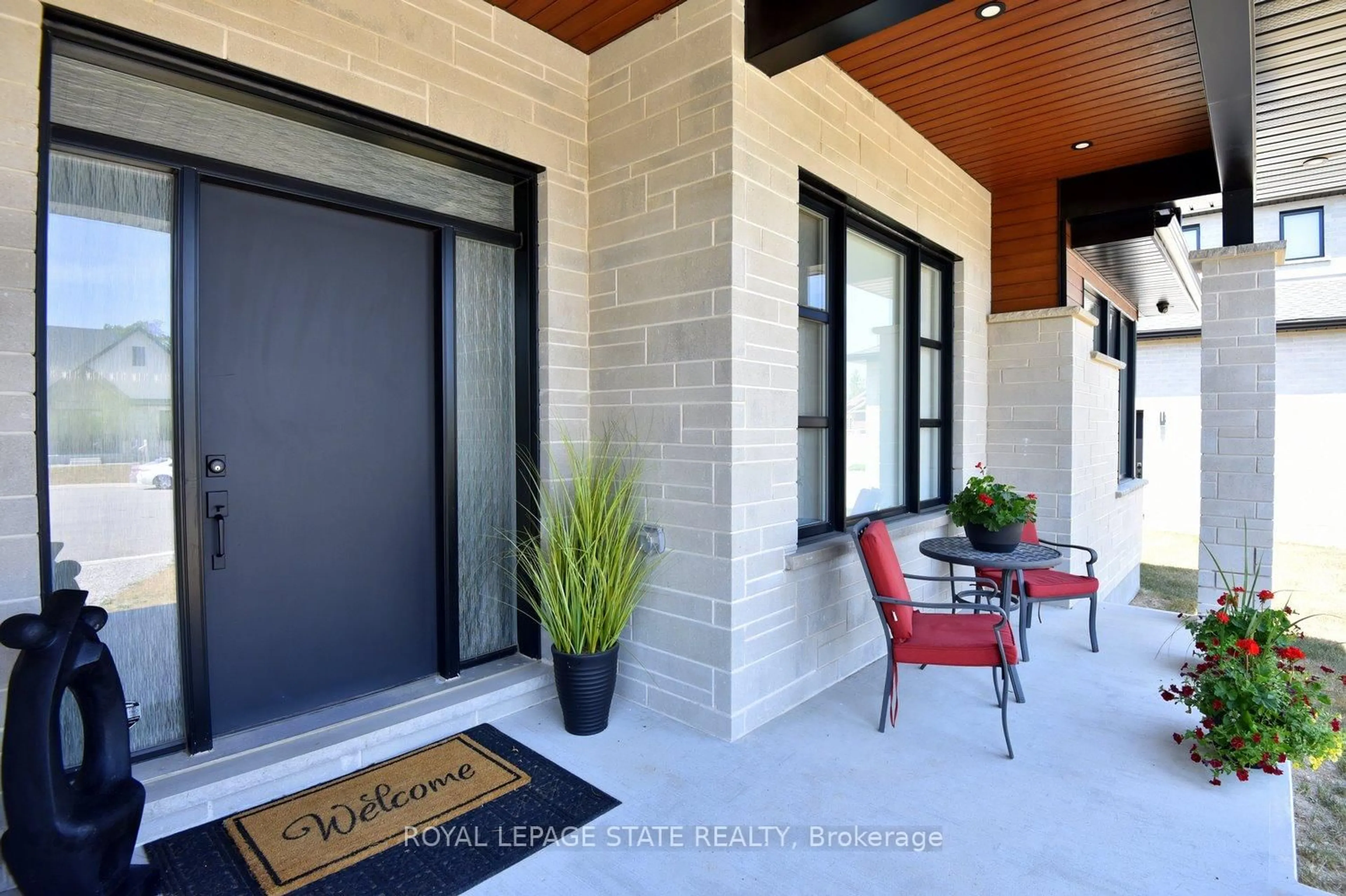 Indoor entryway for 3642 Vosburgh Pl, Lincoln Ontario L0R 1G0