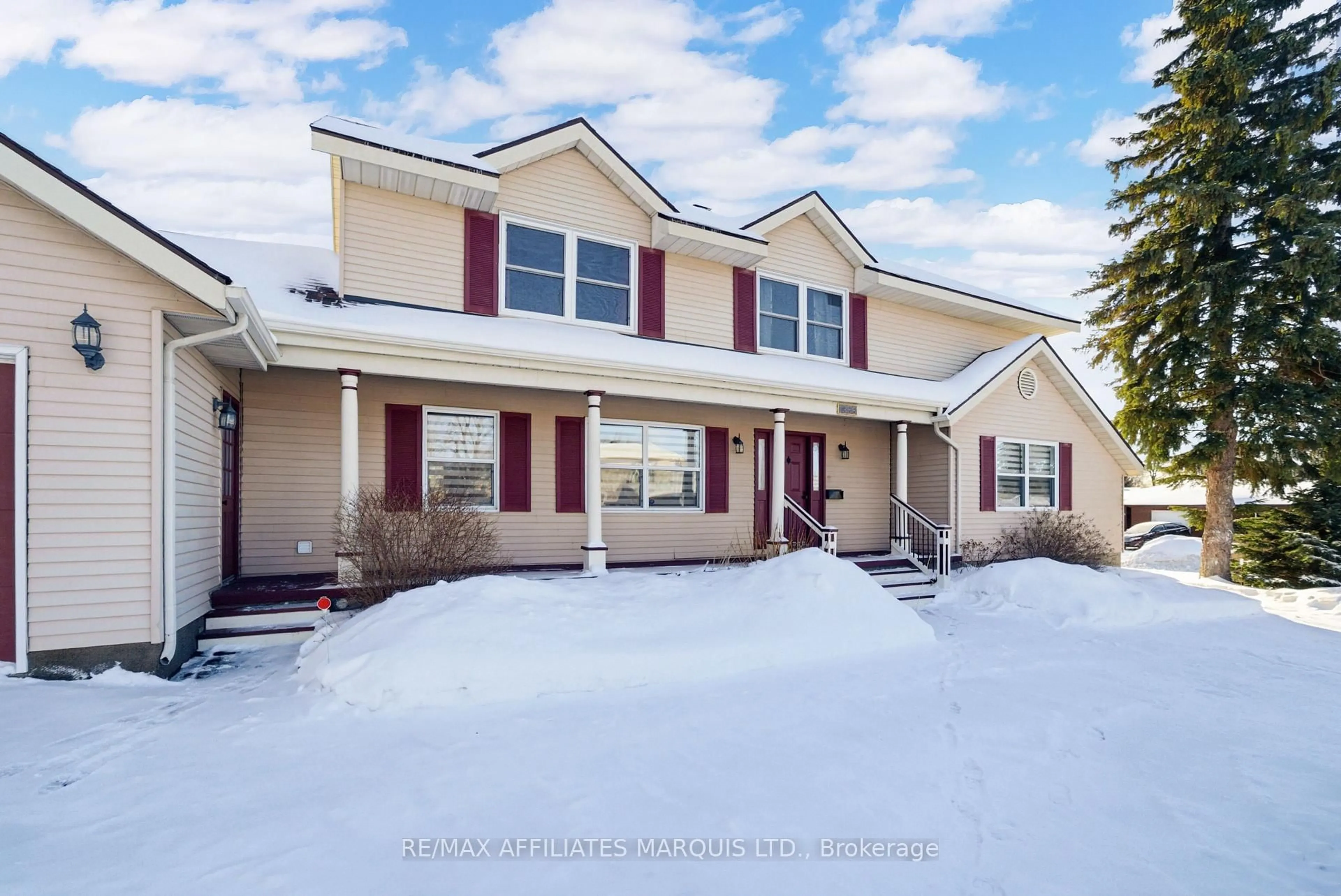 Home with vinyl exterior material, street for 1356 Lochiel St, Cornwall Ontario K6H 6N2