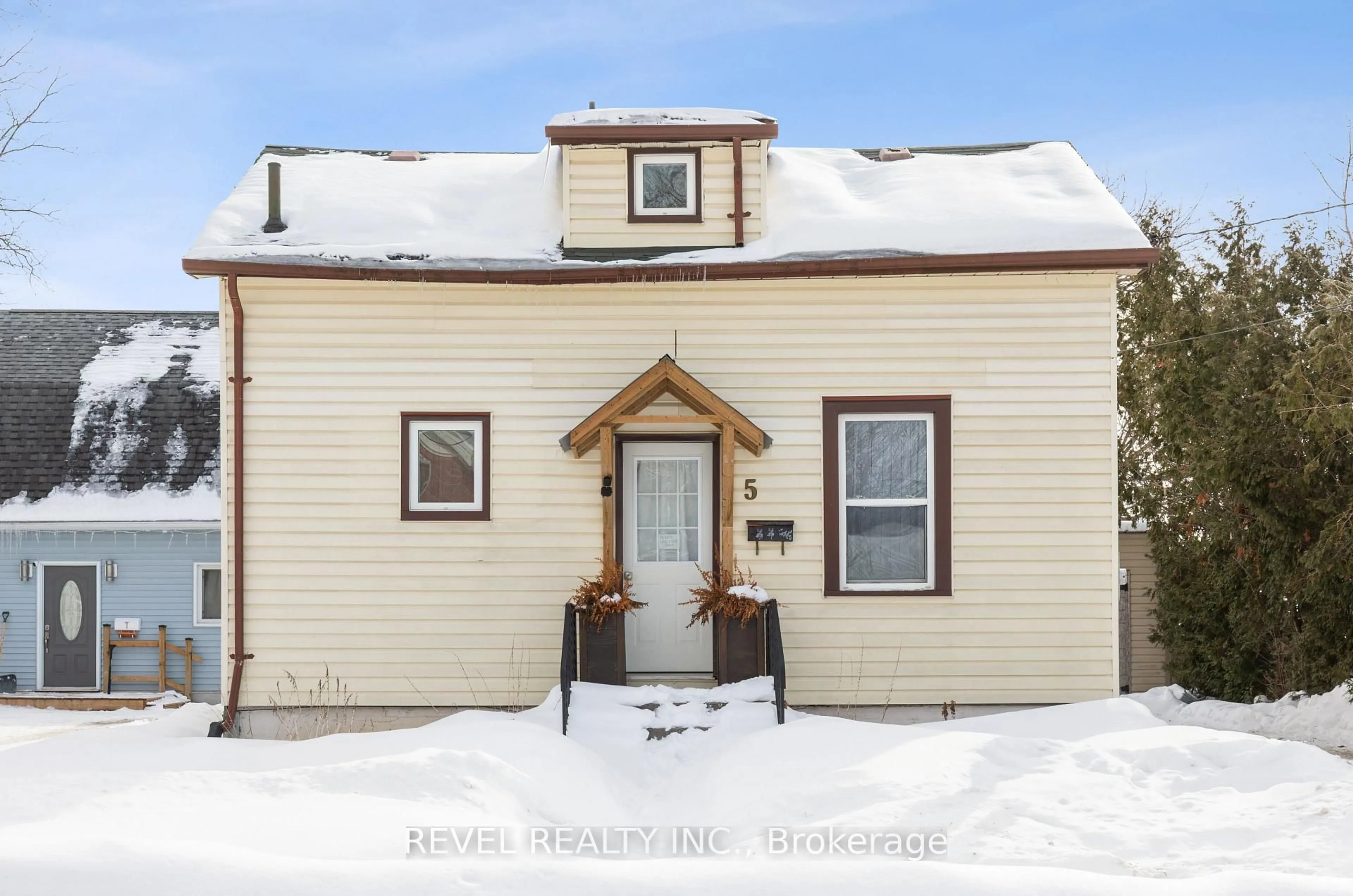 Unknown for 5 George St, Kawartha Lakes Ontario K9V 1W2