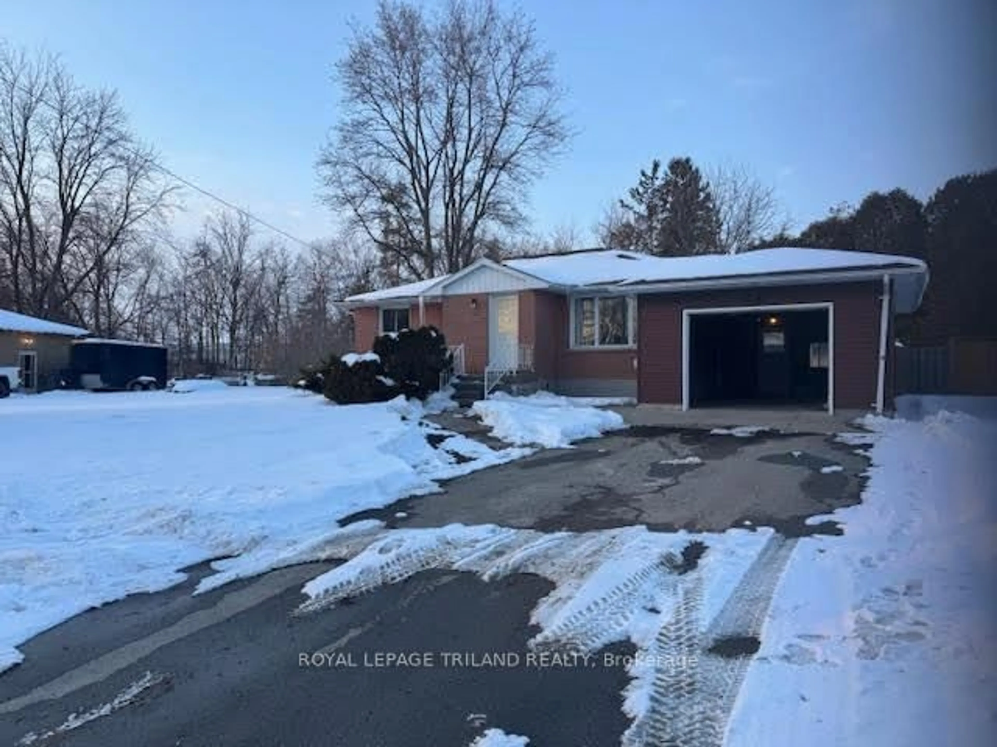 Unknown for 154 Ross Ave, Thames Centre Ontario N0L 1G1