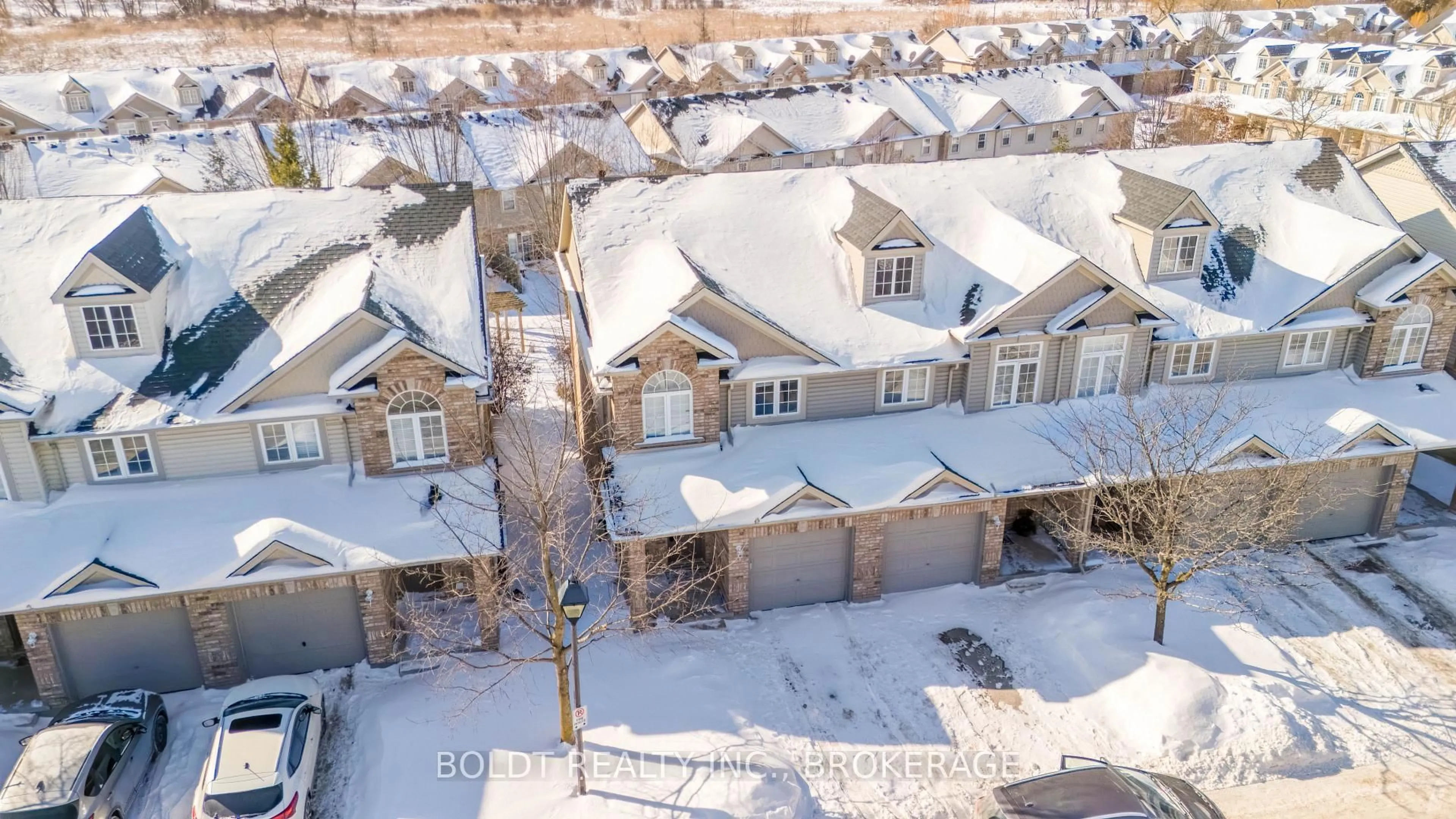 A pic from outside/outdoor area/front of a property/back of a property/a pic from drone, street for 1155 Gordon St #102, Guelph Ontario N1L 1S8