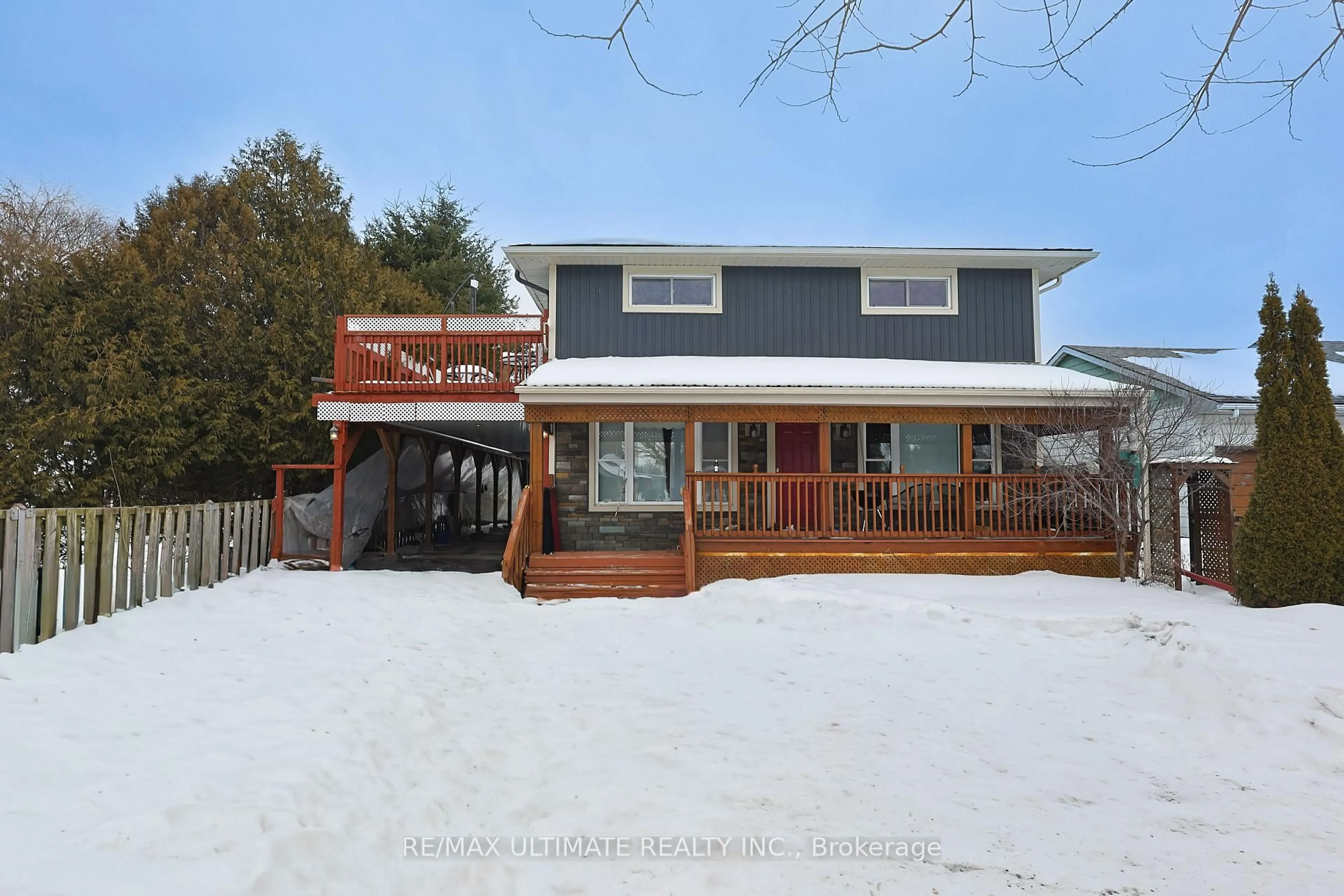 A pic from outside/outdoor area/front of a property/back of a property/a pic from drone, unknown for 13 Norfolk County Road 21 St, Norfolk Ontario N0E 1G0