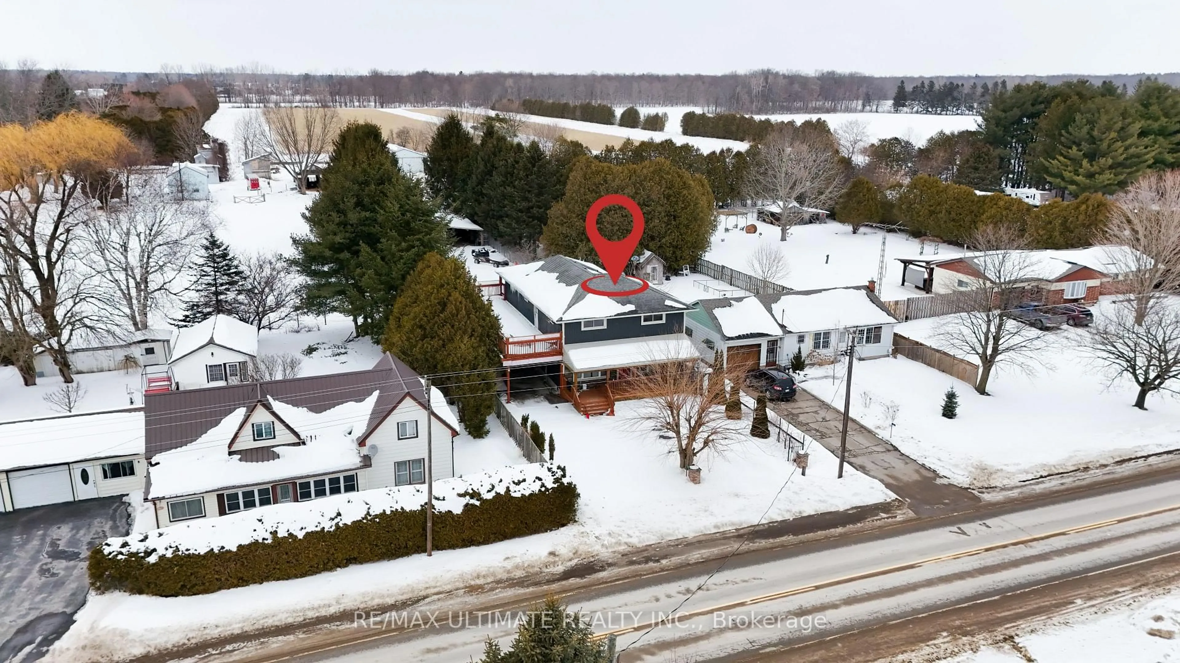 A pic from outside/outdoor area/front of a property/back of a property/a pic from drone, unknown for 13 Norfolk County Road 21 St, Norfolk Ontario N0E 1G0