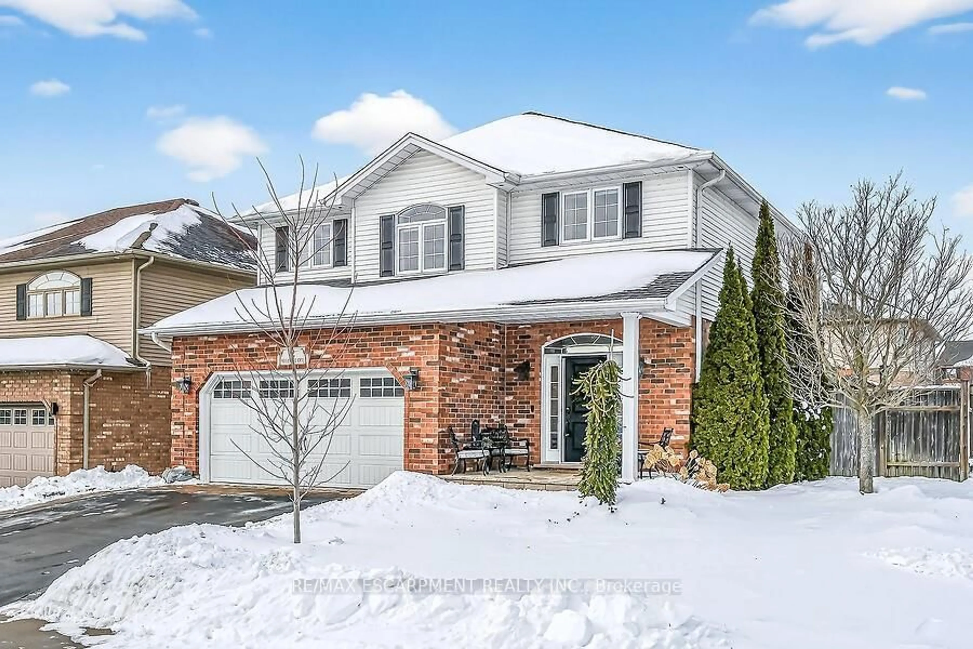Home with brick exterior material, street for 2 Southwood Cres, Haldimand Ontario N3W 0A6