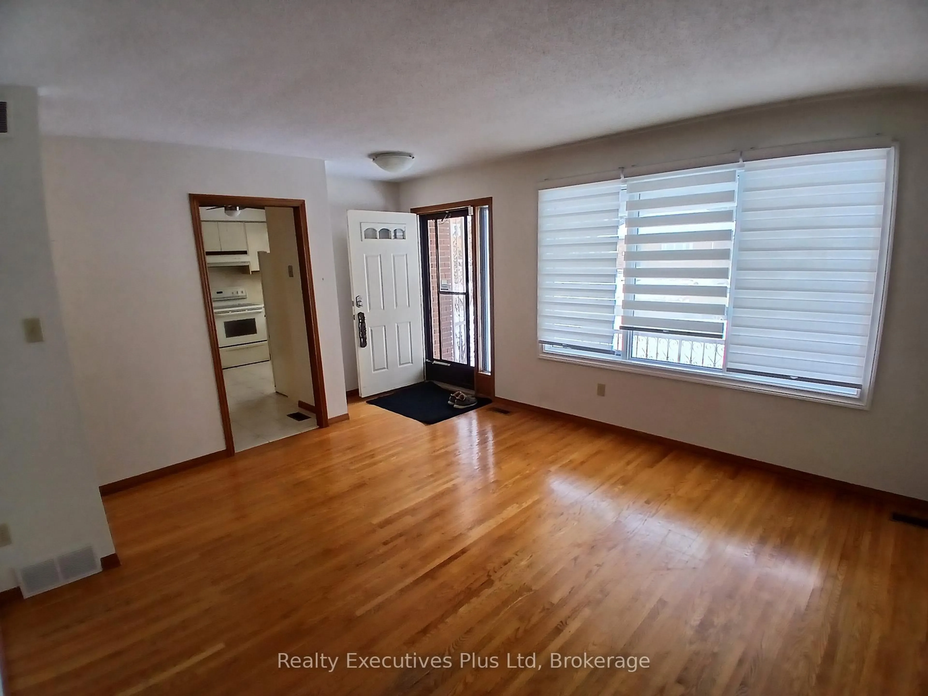 A pic of a room for 52 Alma St, Guelph Ontario N1H 5X1