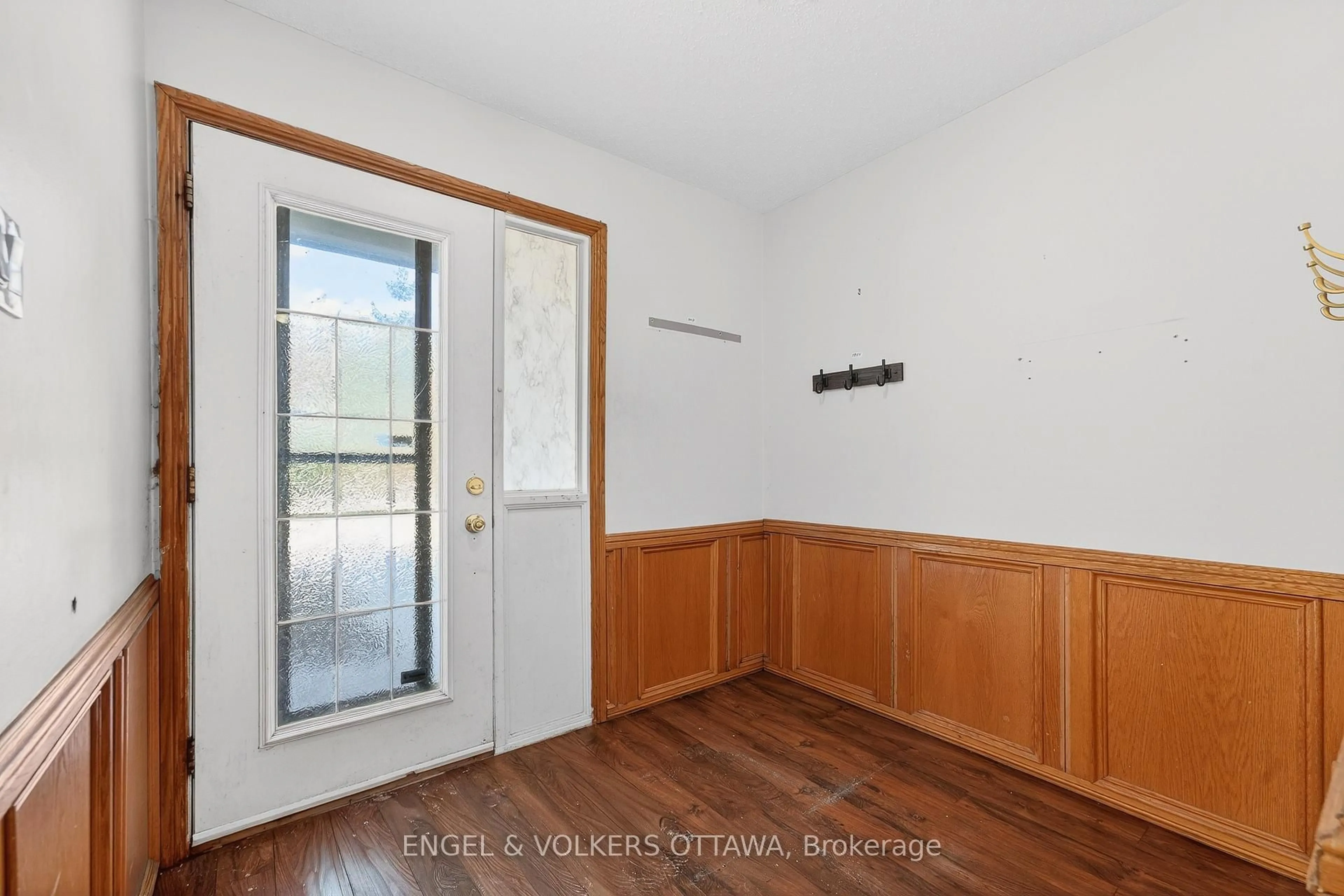 A pic of a room for 1449 Ridgebrook Dr #124, Ottawa Ontario K1B 4T1