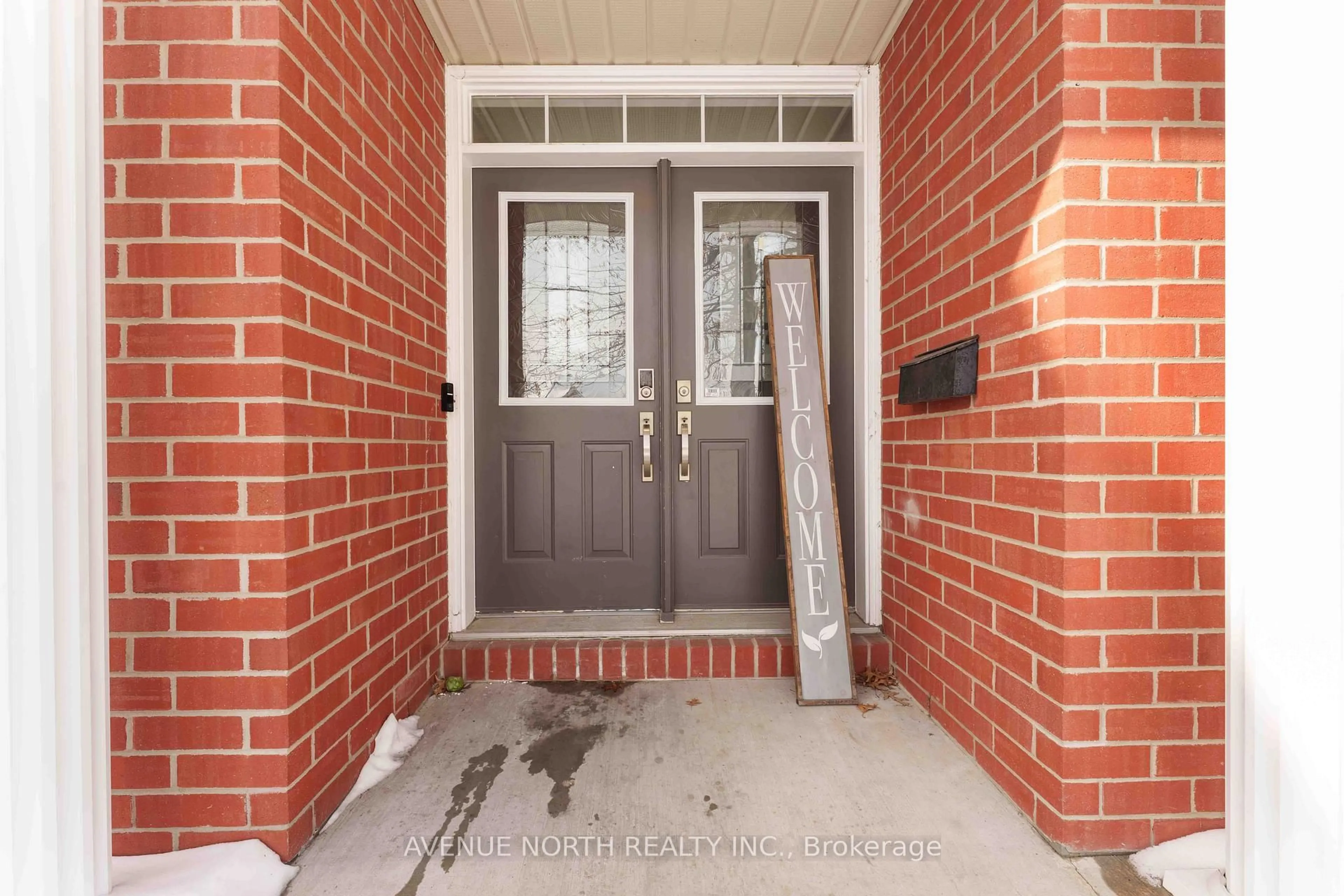 Indoor entryway for 107 Dugas Crt, Ottawa Ontario K4A 4N2