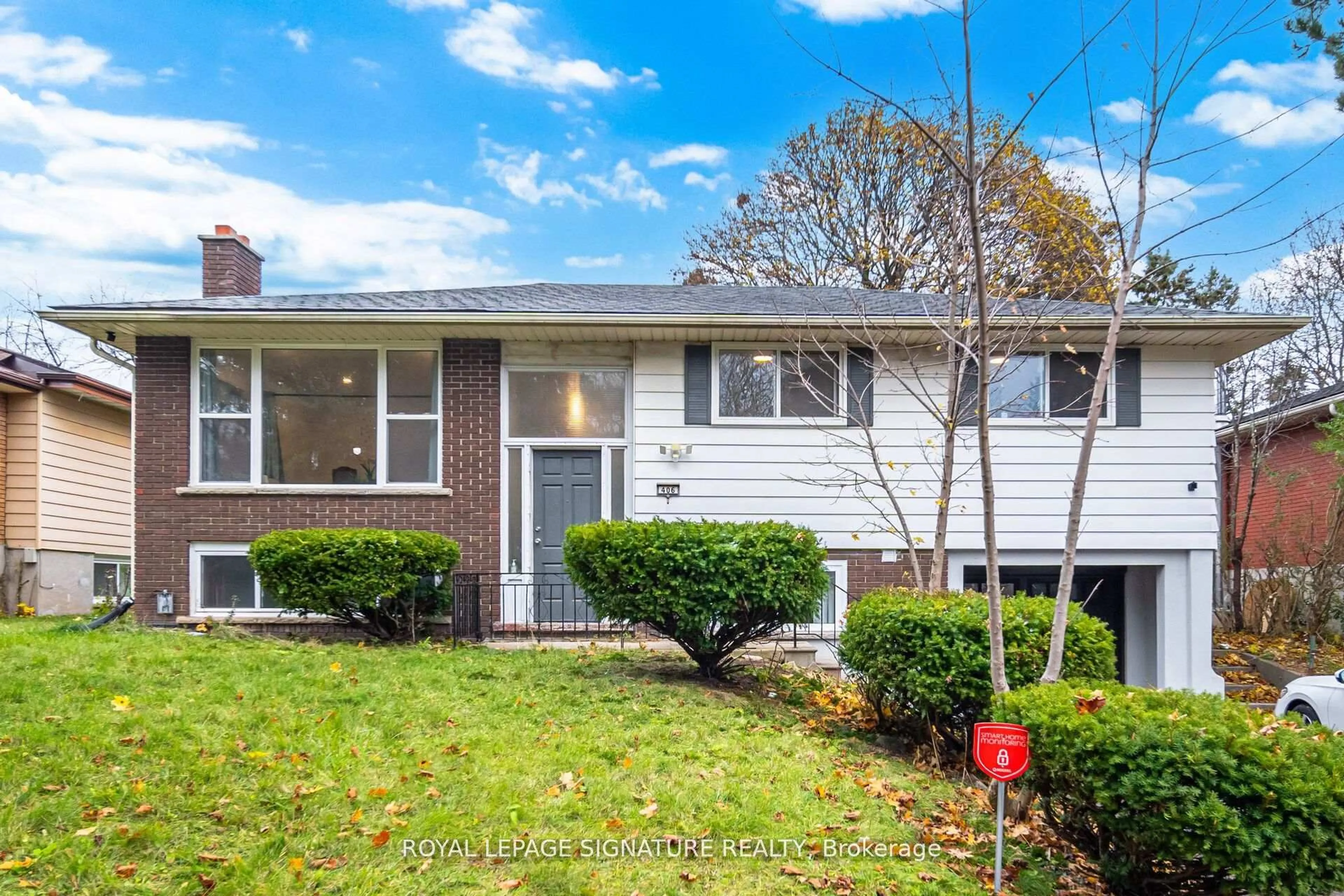 Home with vinyl exterior material, street for 406 Tamarack Dr, Waterloo Ontario N2L 4G6