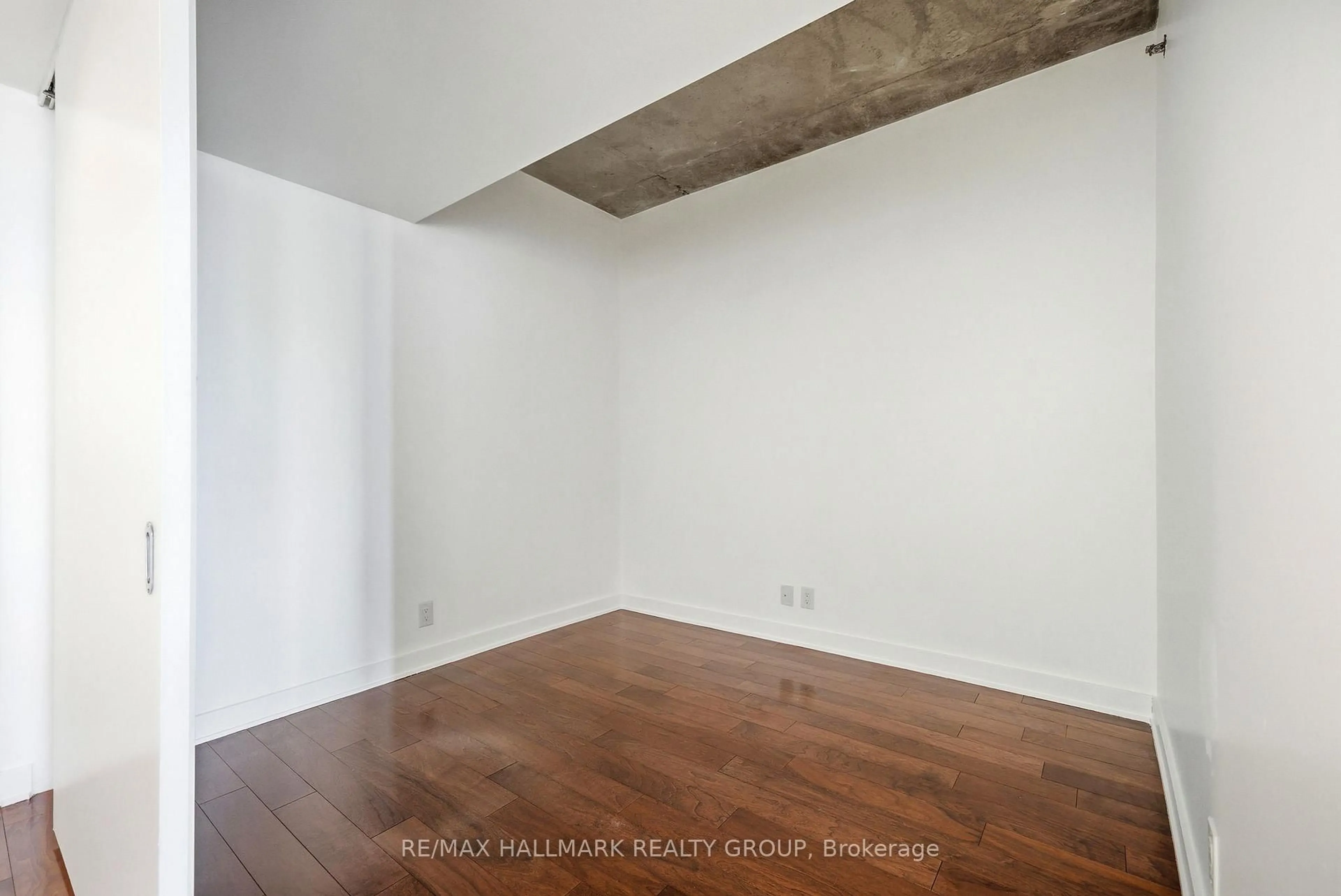 A pic of a room for 340 McLeod St #645, Ottawa Ontario K2P 1A4