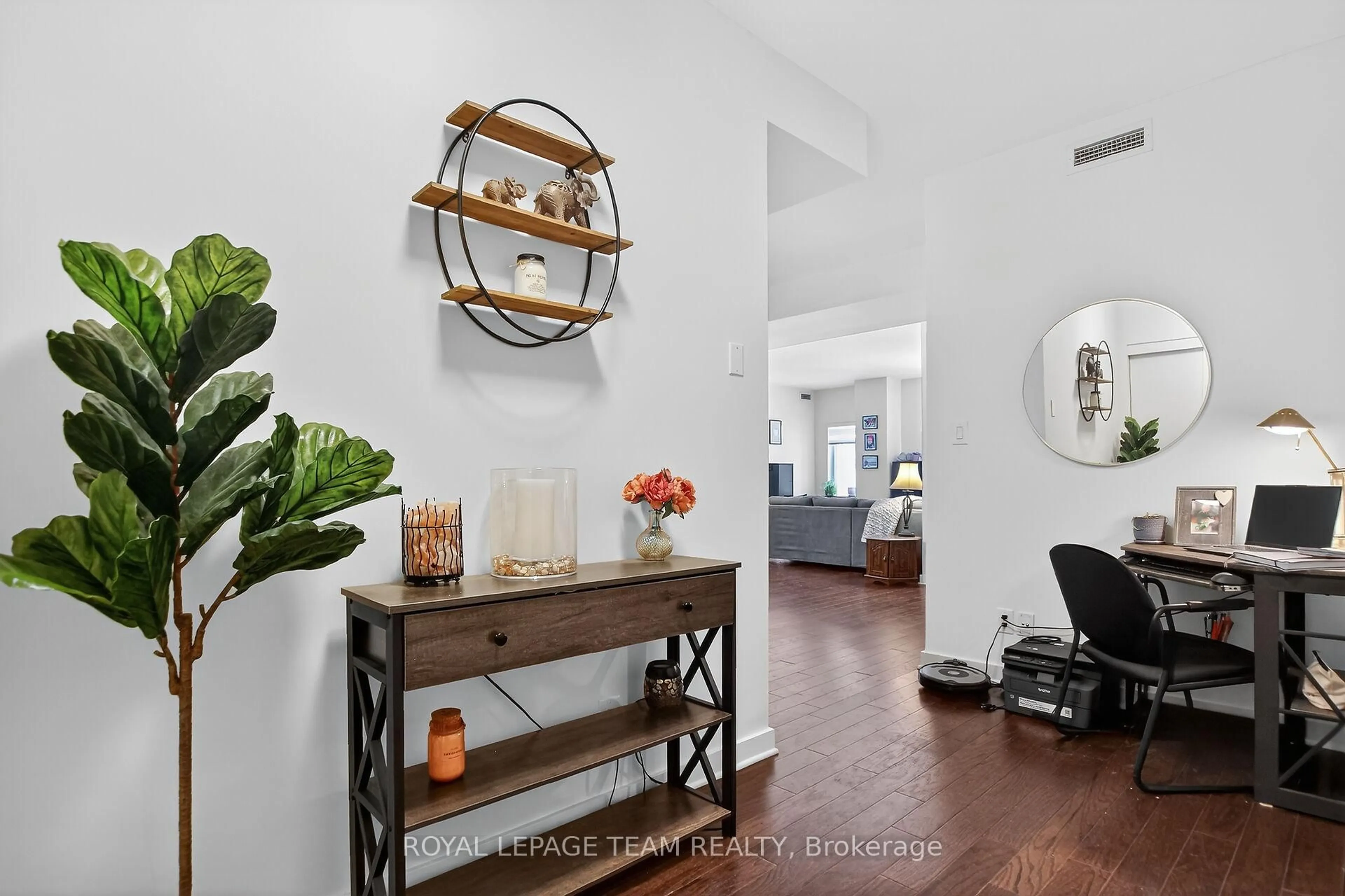 Indoor entryway for 310 Centrum Blvd #204, Ottawa Ontario K1E 0A3