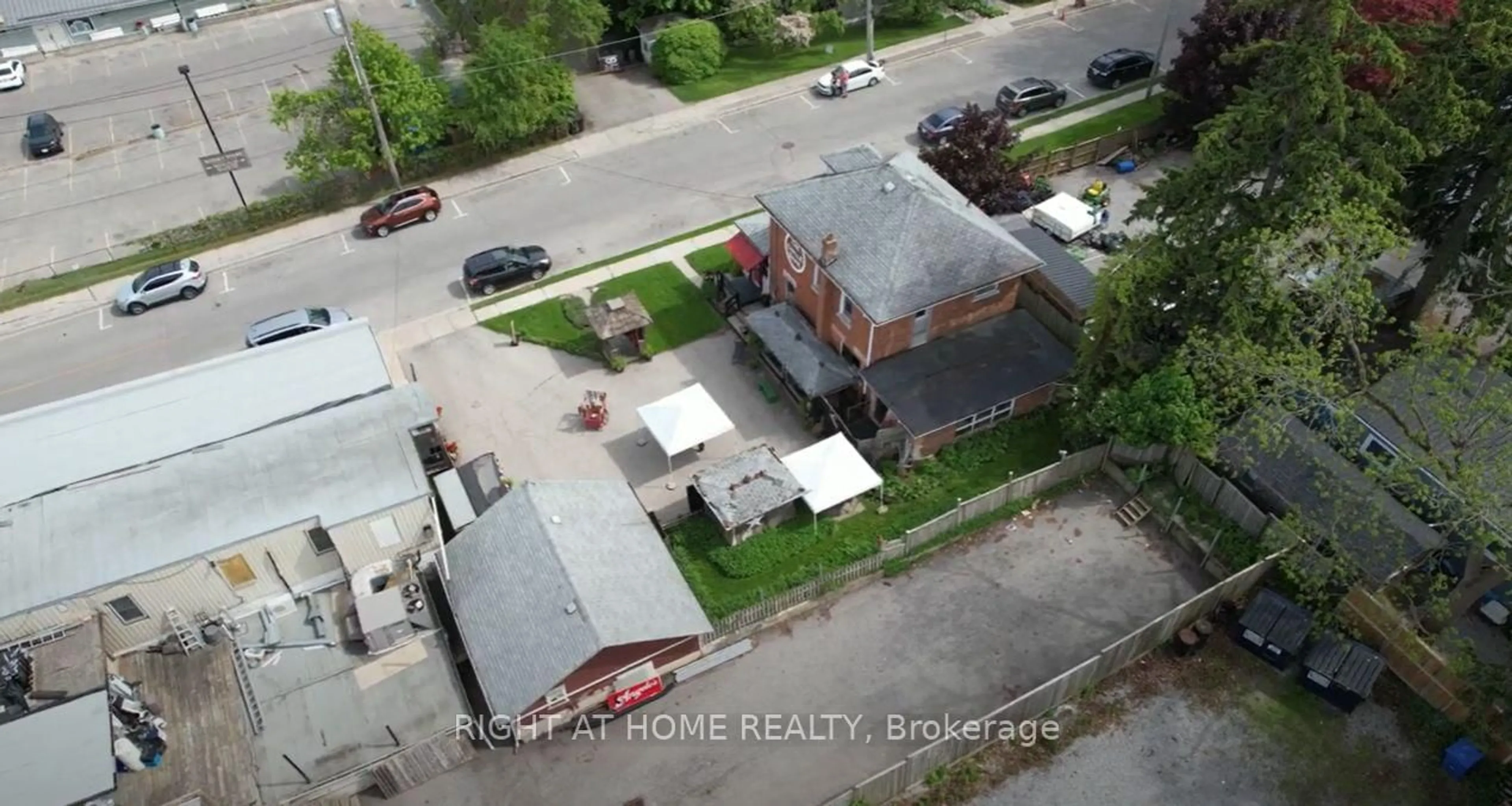 A pic from outside/outdoor area/front of a property/back of a property/a pic from drone, street for 7 Clinton St, Norfolk Ontario N0A 1N0