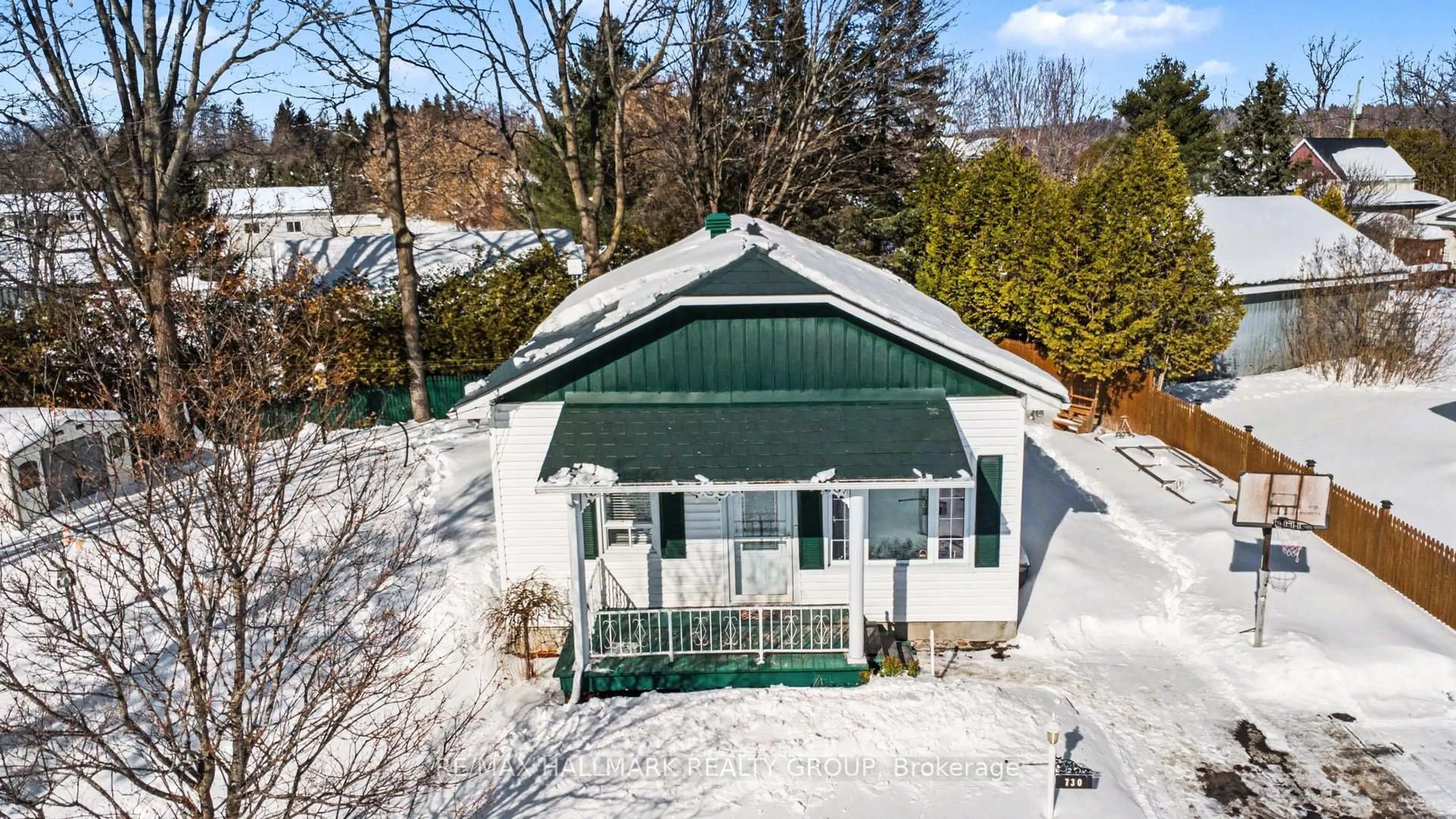 A pic from outside/outdoor area/front of a property/back of a property/a pic from drone, unknown for 730 GERARD St, Alfred and Plantagenet Ontario K0B 1L0