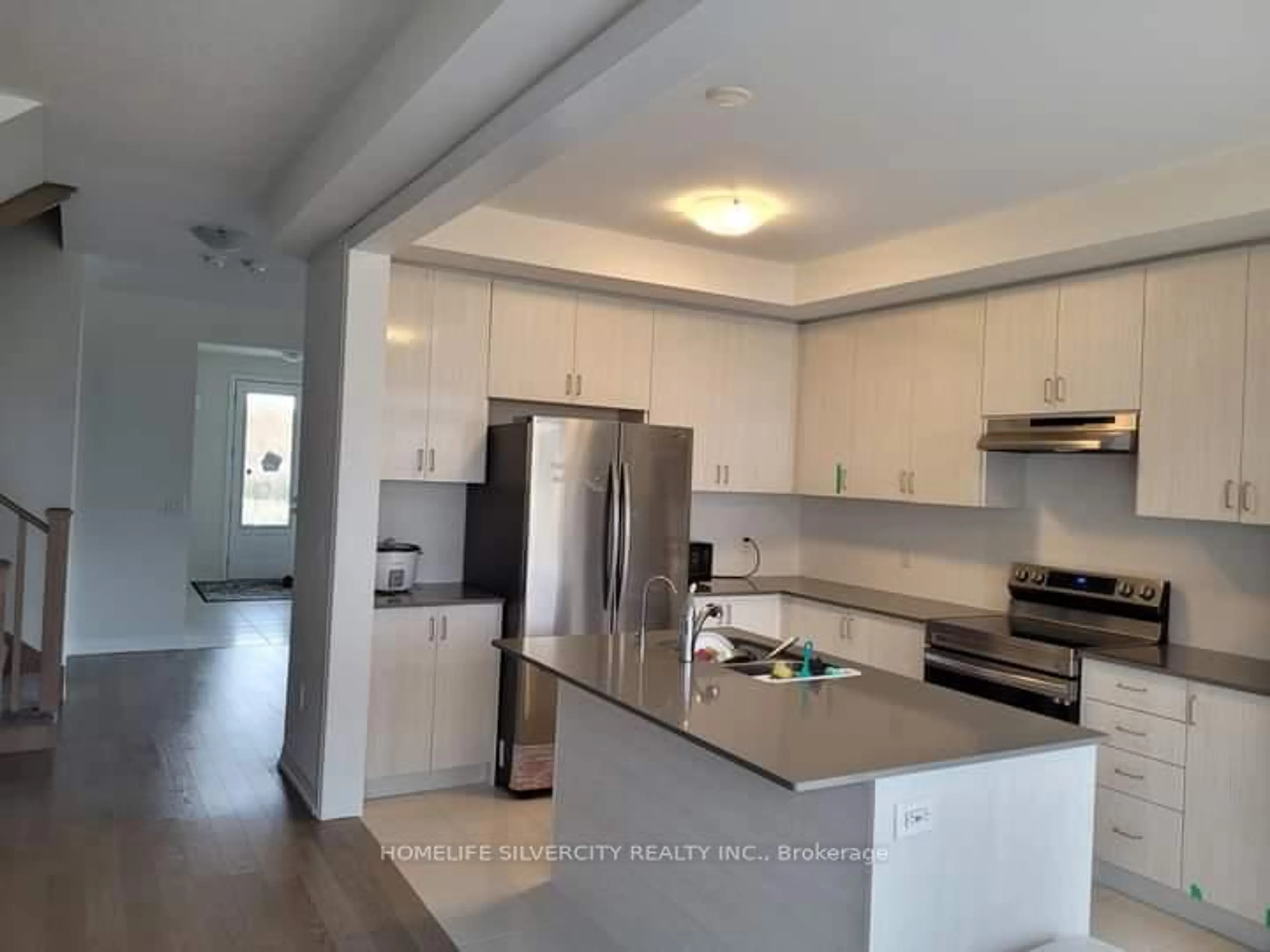 Open concept kitchen, unknown for 200 Newman Dr, Cambridge Ontario N1S 0E2