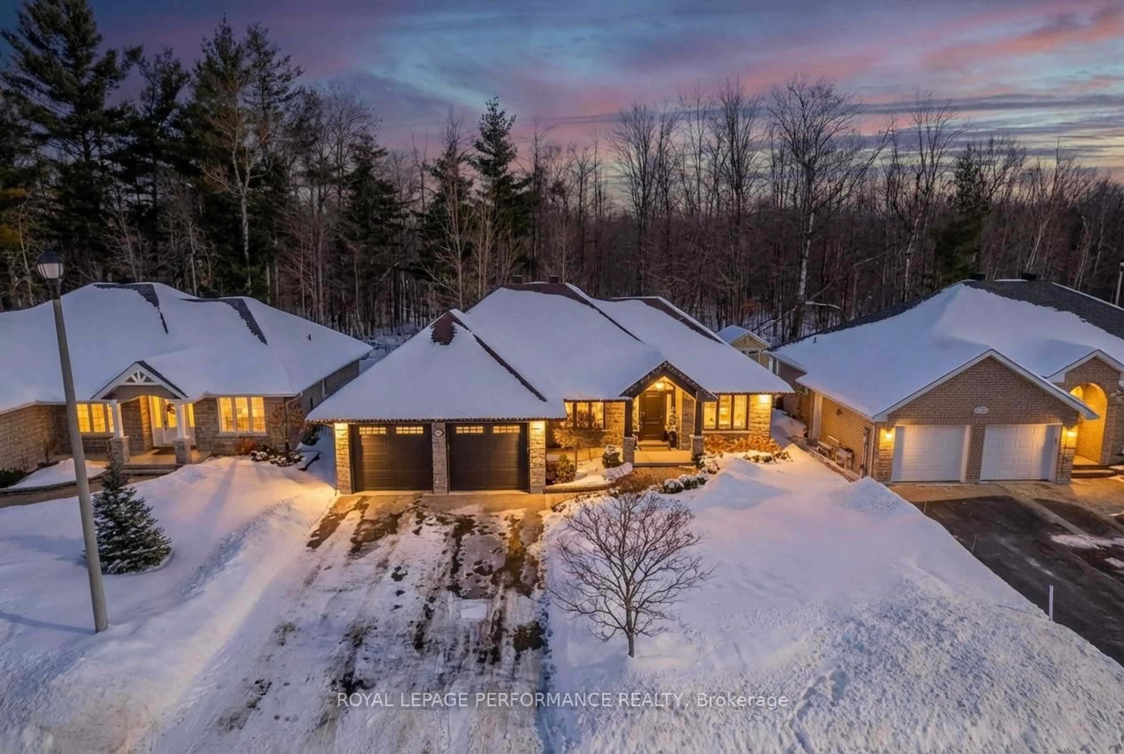 A pic from outside/outdoor area/front of a property/back of a property/a pic from drone, unknown for 1209 Innwood Ave, Cornwall Ontario K6J 5V2