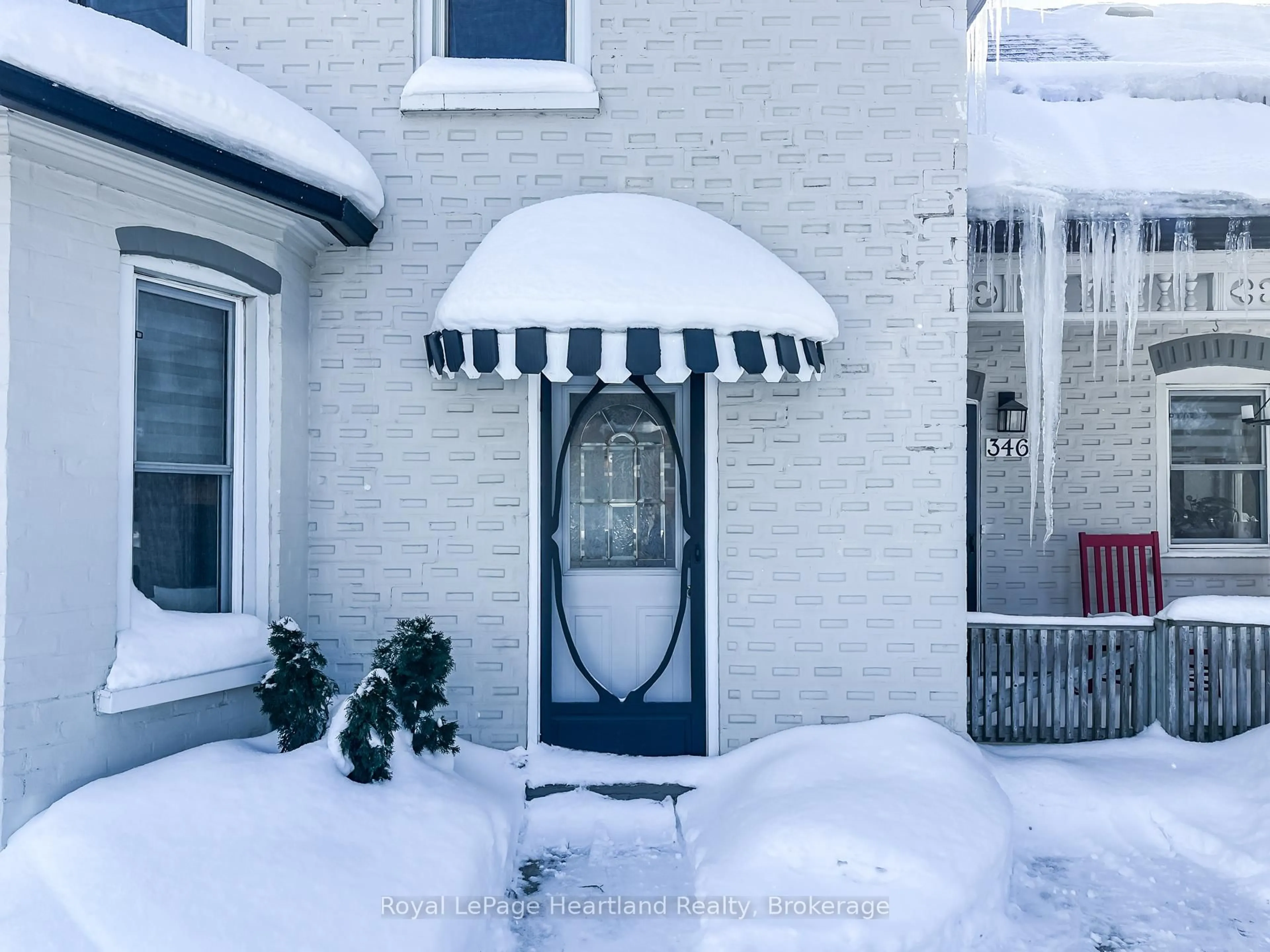 Indoor entryway for 346 Queen St, North Huron Ontario N0M 1H0