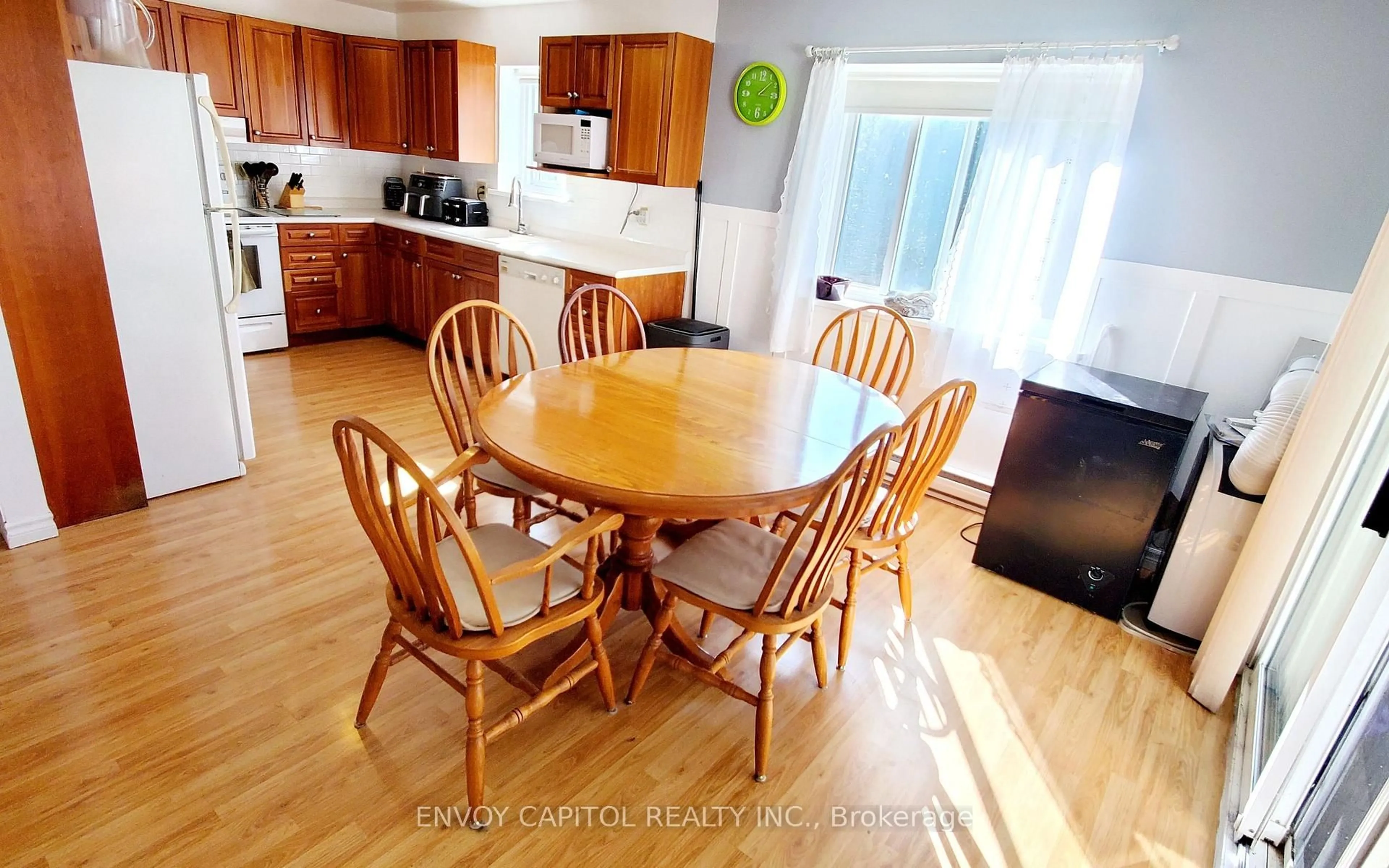Dining room, wood/laminate floor for 2303 Thurstonia Rd, Kawartha Lakes Ontario K0M 1L0
