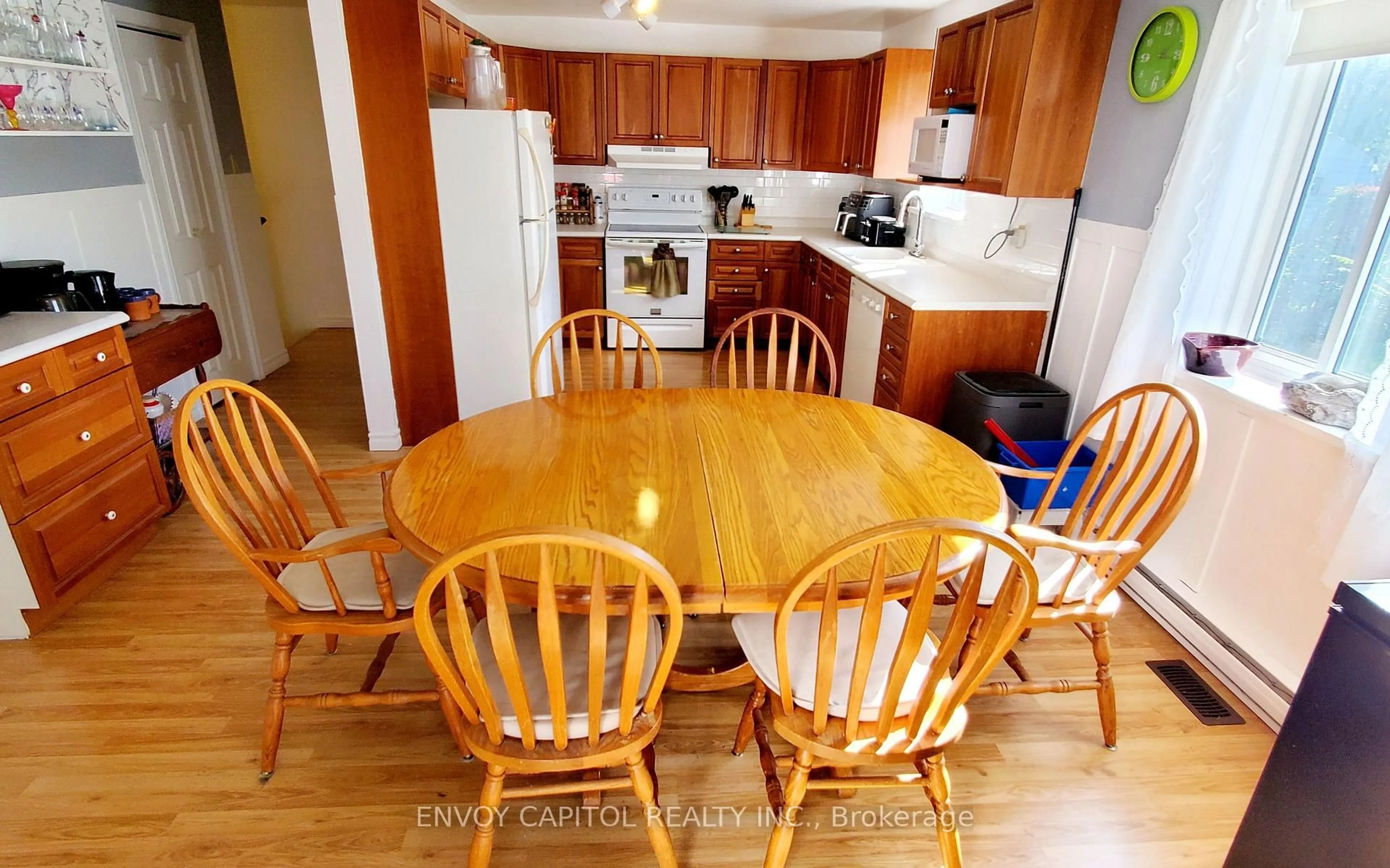 Dining room, wood/laminate floor for 2303 Thurstonia Rd, Kawartha Lakes Ontario K0M 1L0