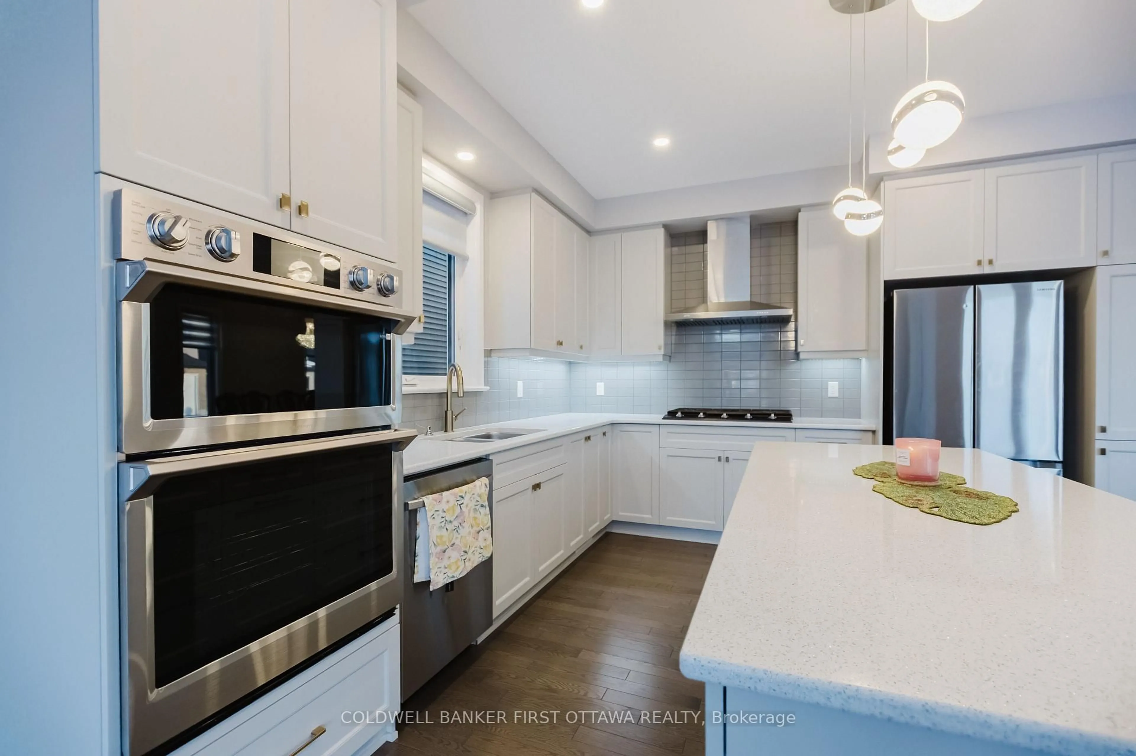 Contemporary kitchen, ceramic/tile floor for 896 Sendero Way, Stittsville Ontario K2S 2W8