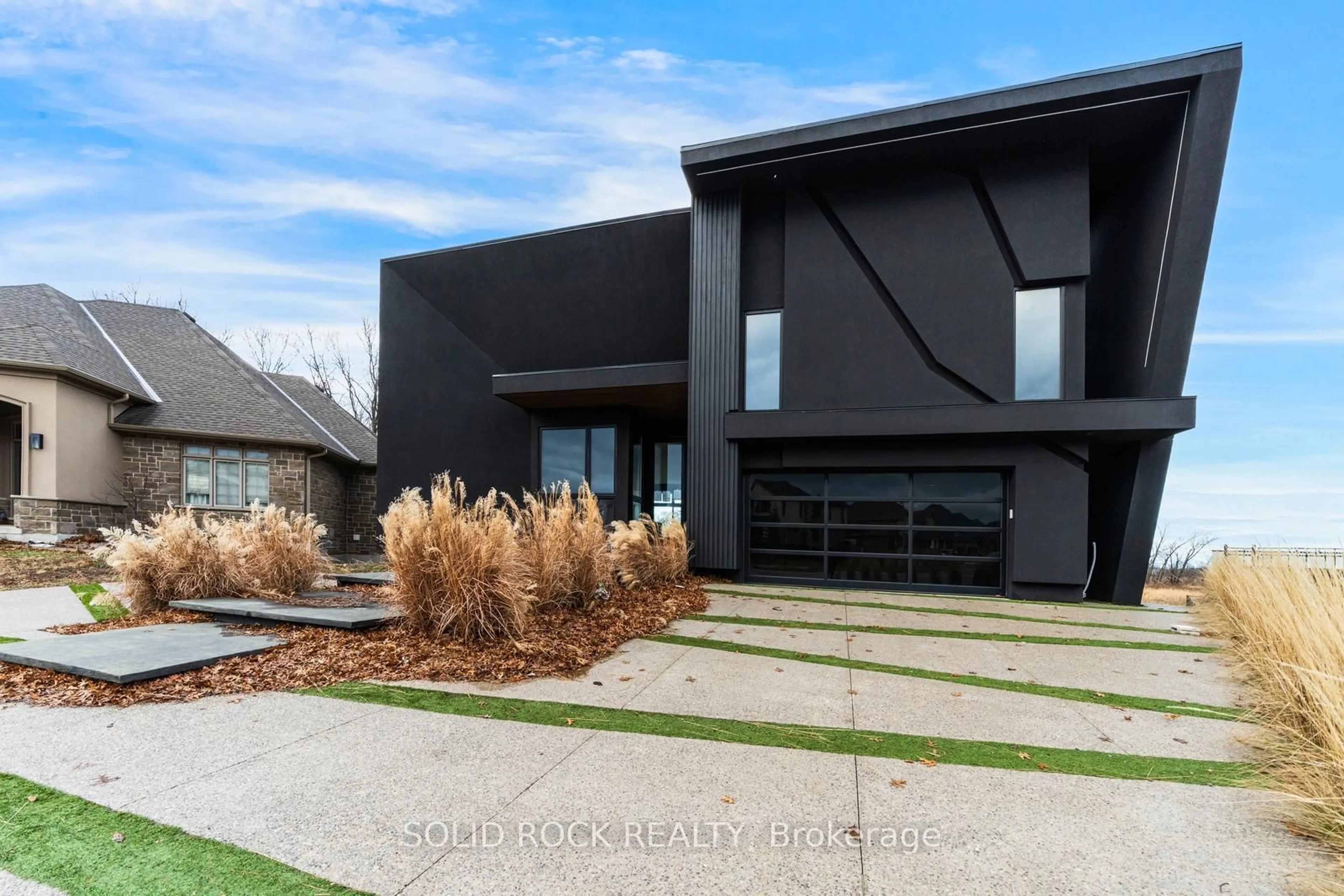 Home with brick exterior material, unknown for 5599 Osprey Ave, Niagara Falls Ontario L2H 0M2