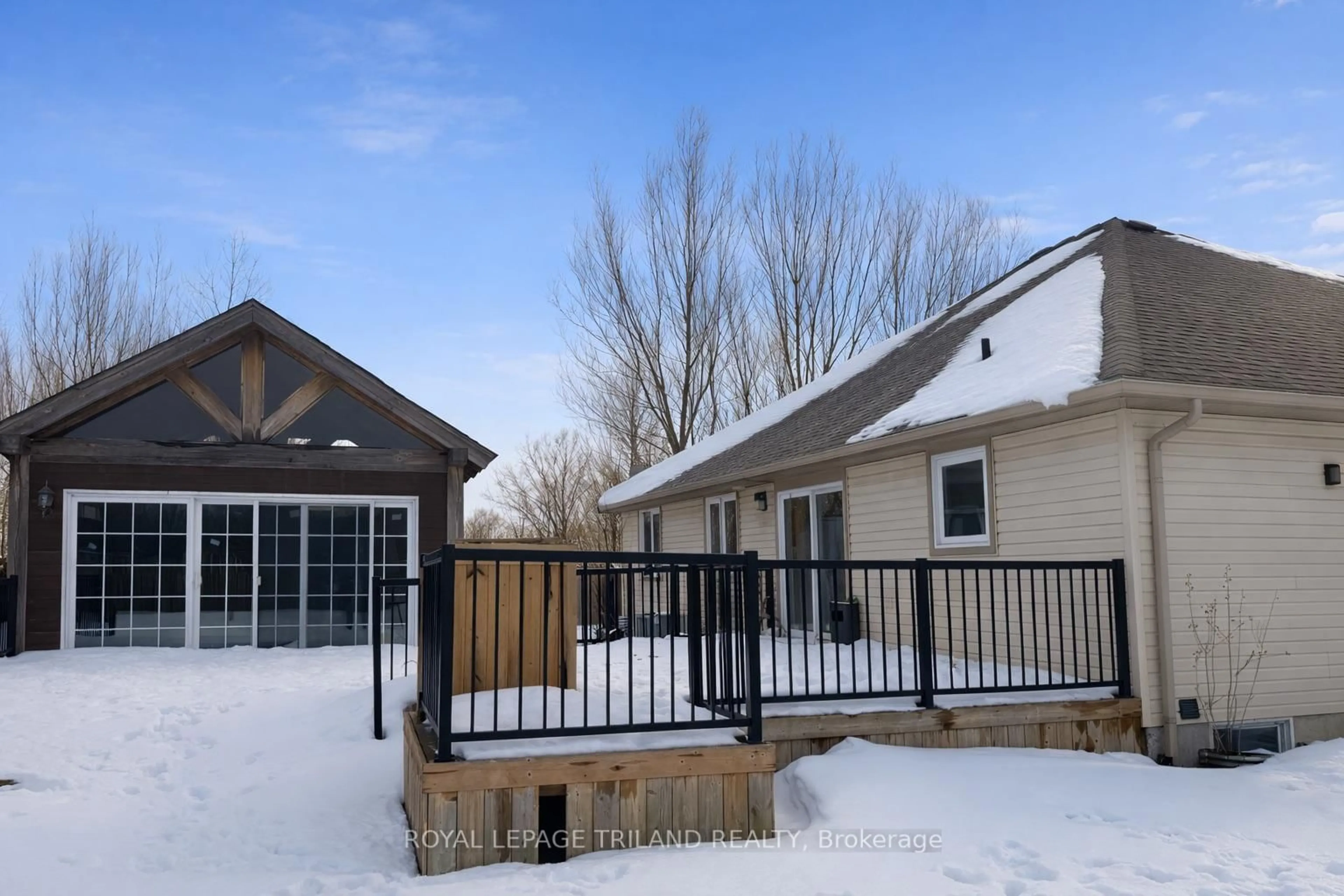 Patio, street for 40 CENTRE St, Bayham Ontario N0J 1Z0