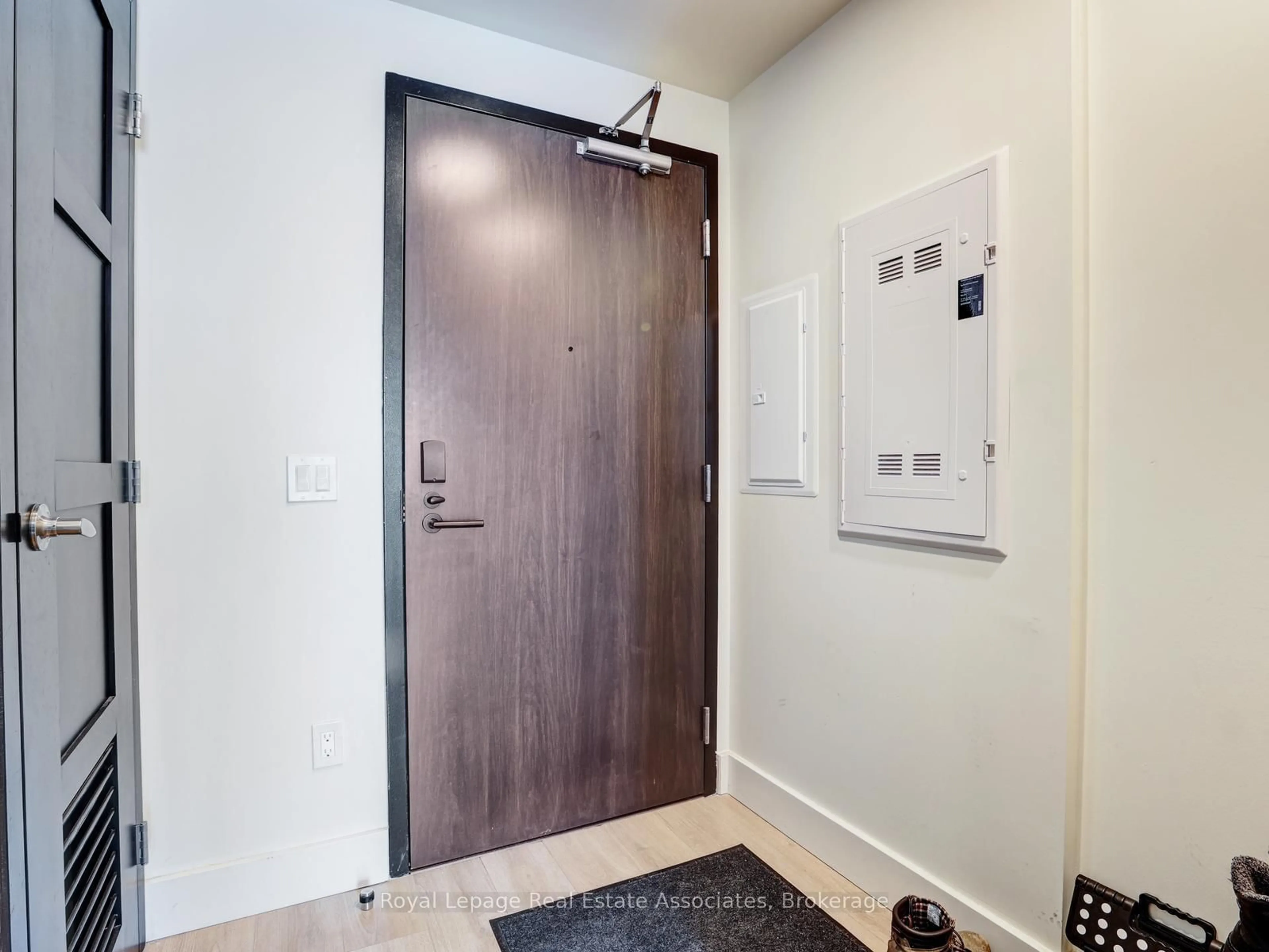 Indoor entryway for 145 Columbia St #2002, Waterloo Ontario N2L 0K7