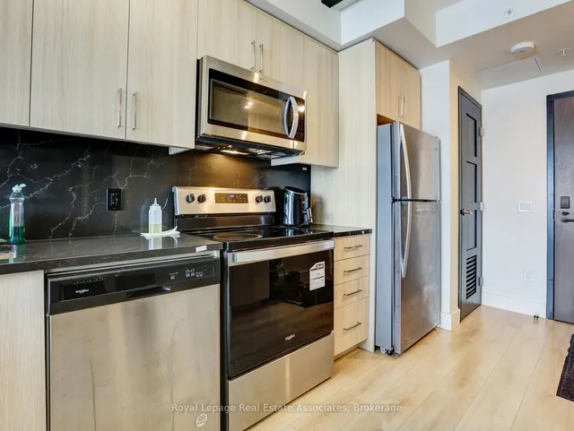 145 Columbia St #2002, Waterloo 4