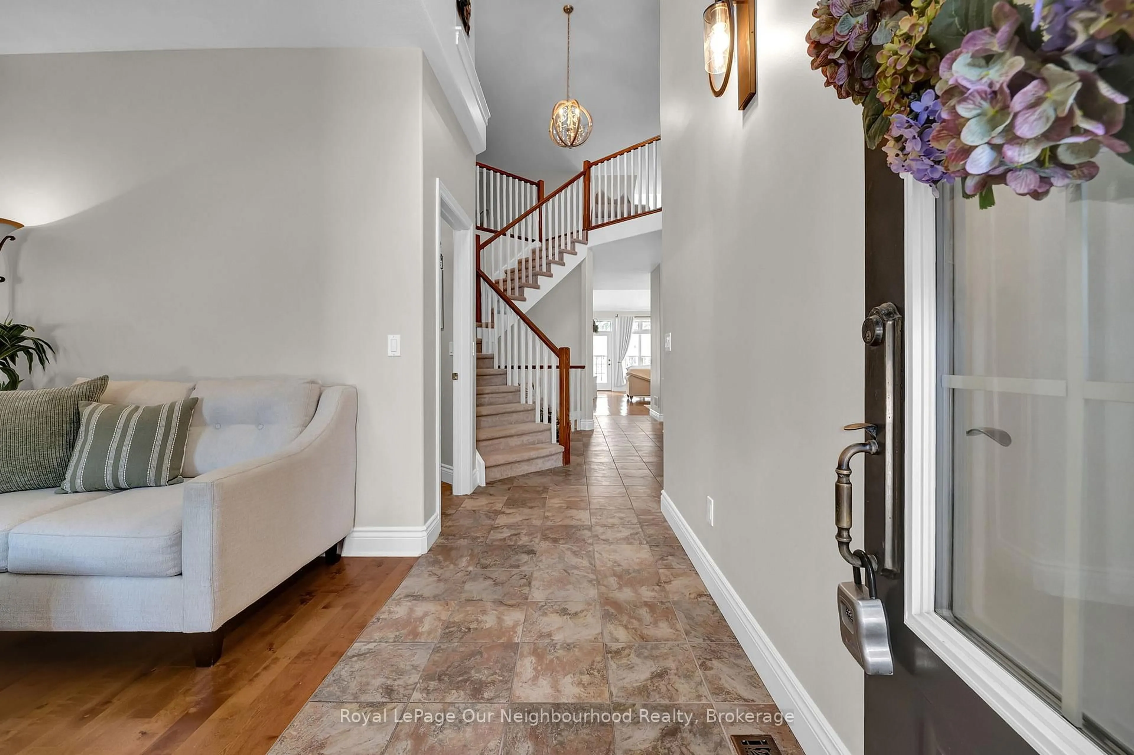 Indoor entryway for 120 University Ave #102, Cobourg Ontario K9A 0A9