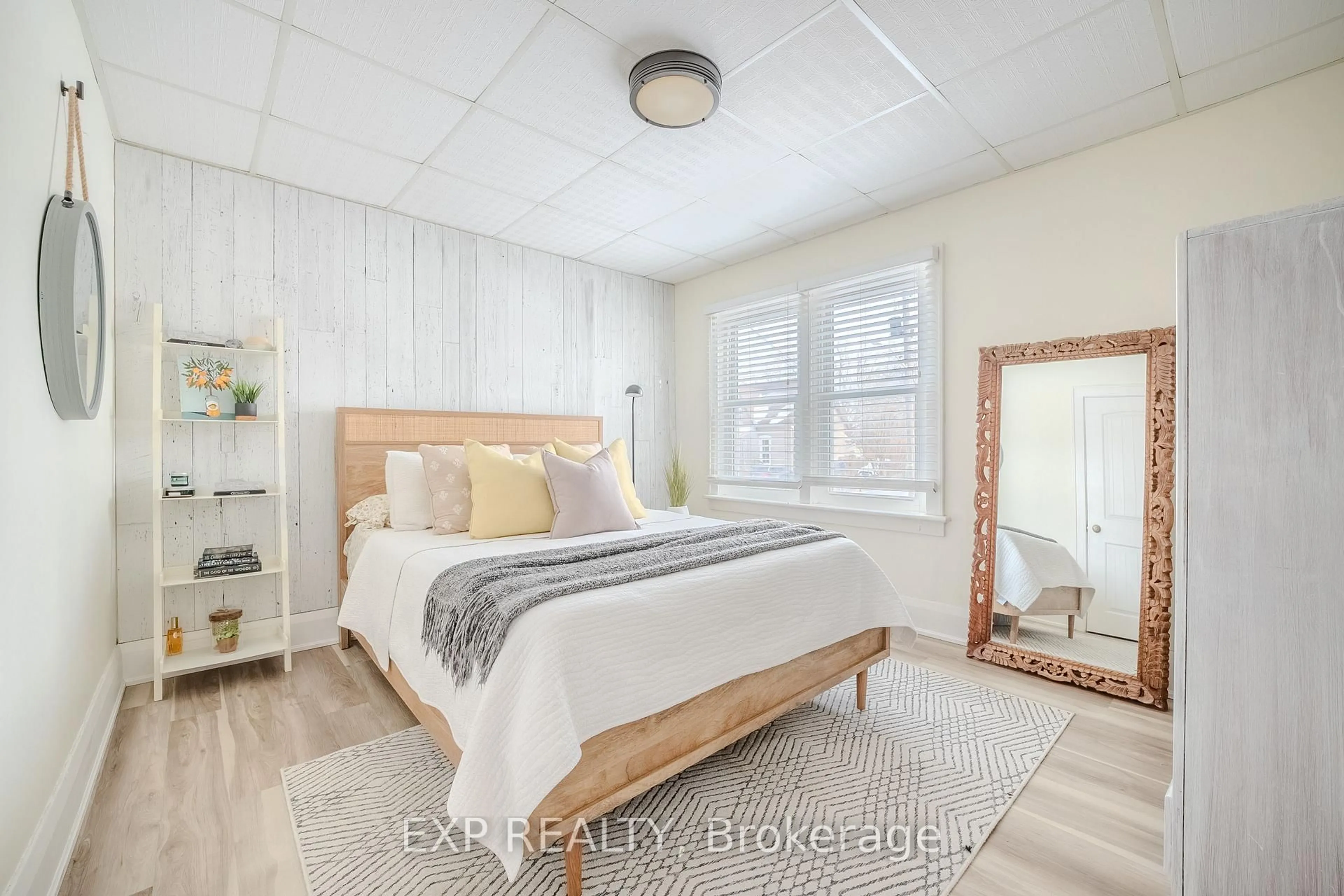 Bedroom with bed, unknown for 89 Neff St, Port Colborne Ontario L3K 3T2