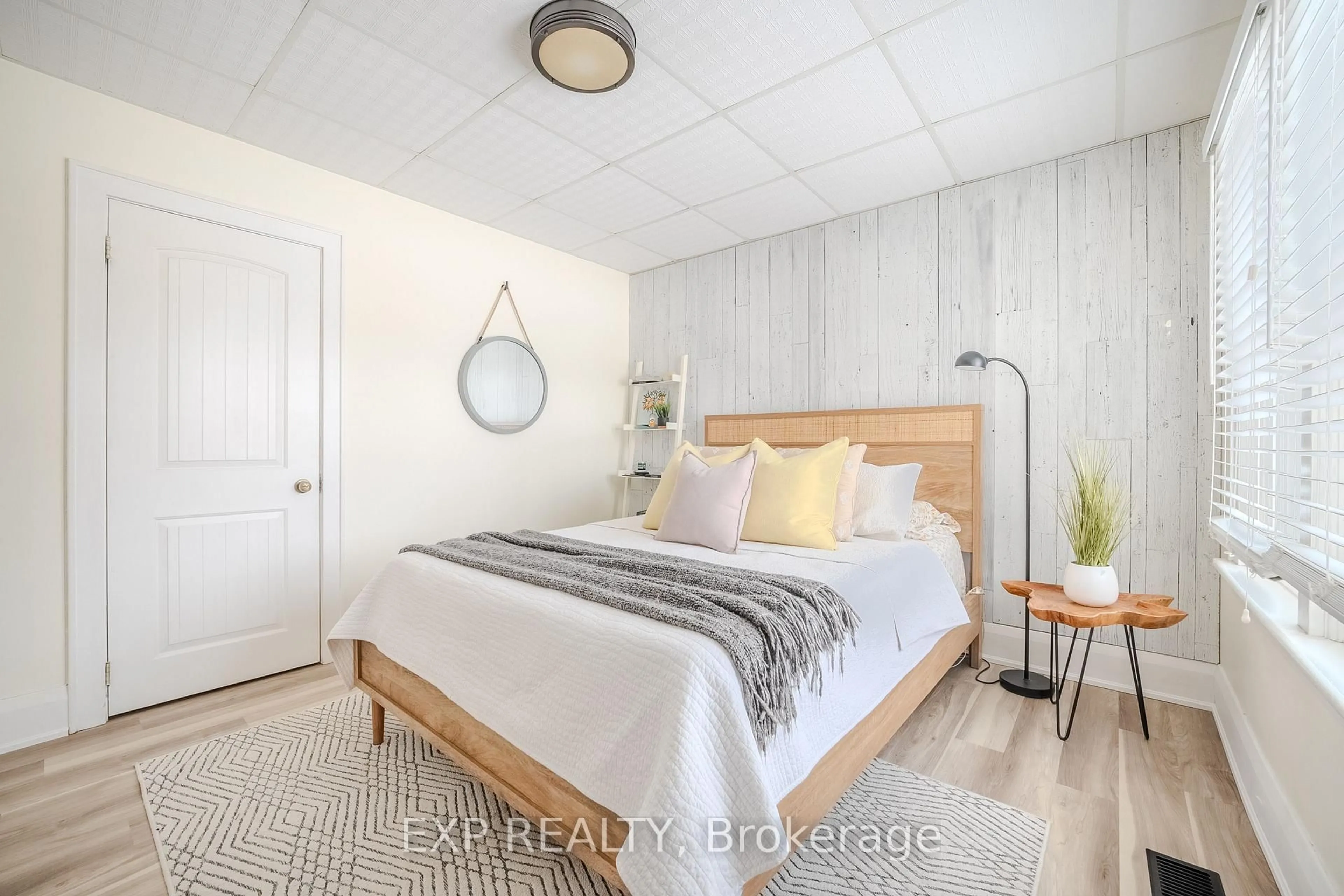 Bedroom with bed, unknown for 89 Neff St, Port Colborne Ontario L3K 3T2