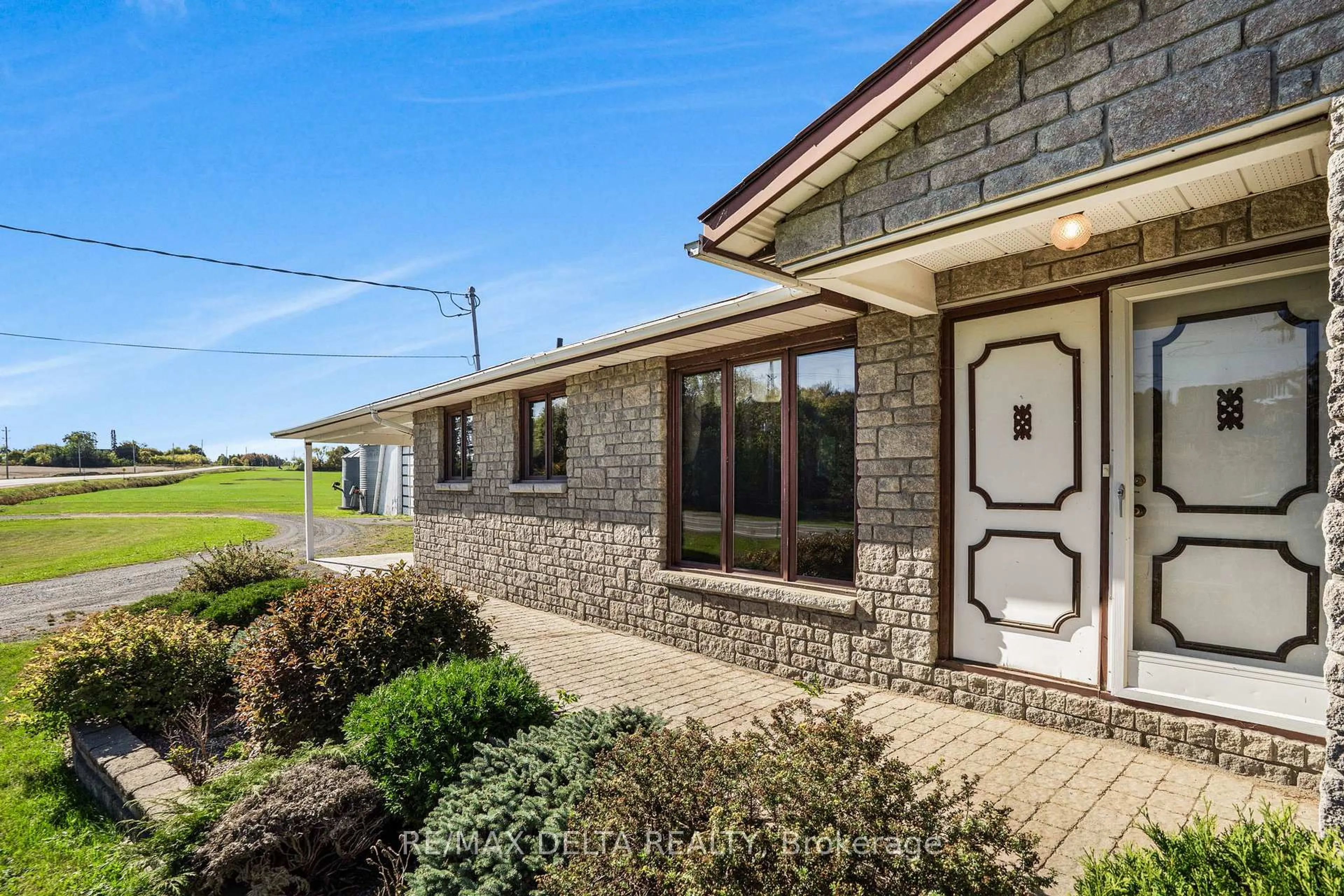 Unknown for 2894 County Road 9 Rd, The Nation Ontario K0B 1G0