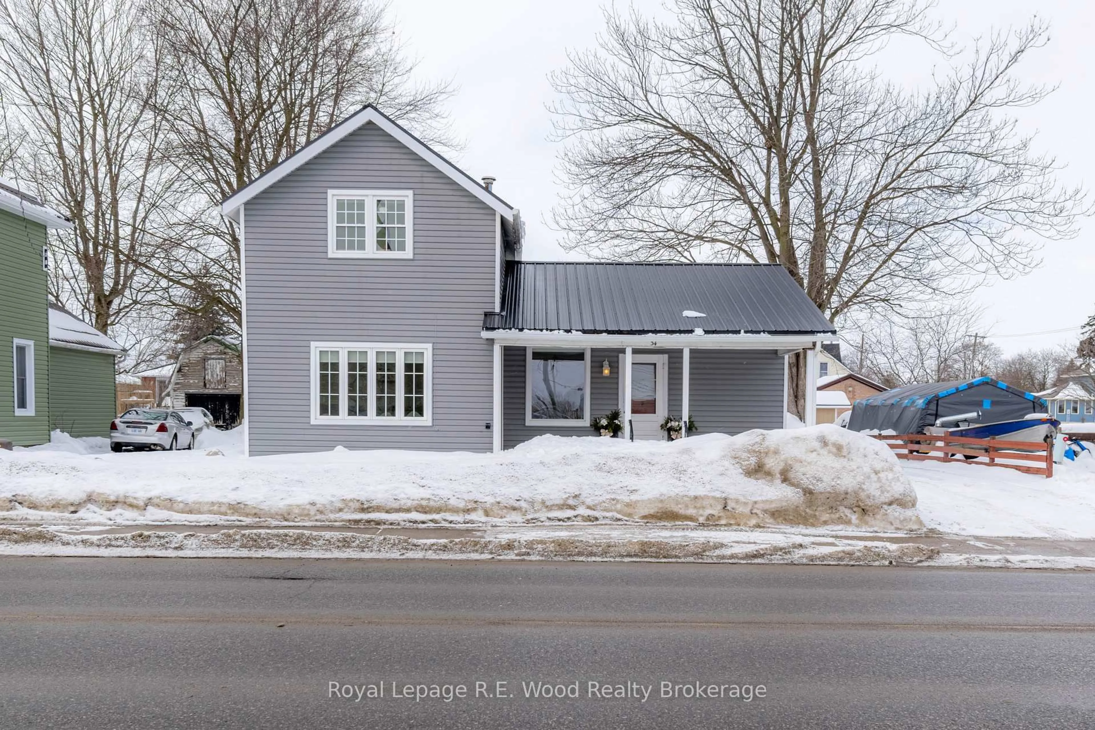 Home with vinyl exterior material, street for 34 Stover St, Norwich Ontario N0J 1P0