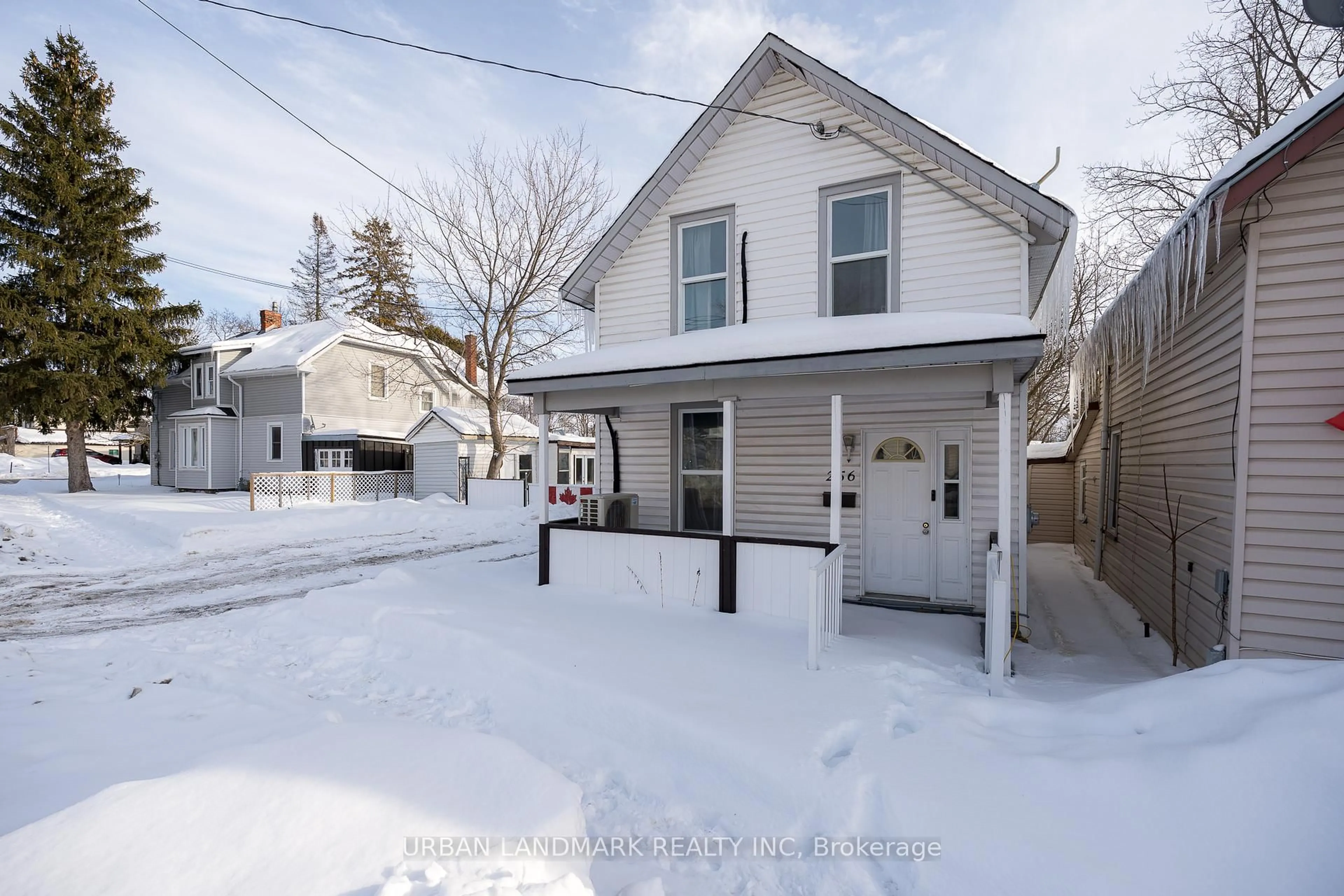 A pic from outside/outdoor area/front of a property/back of a property/a pic from drone, street for 256 Dundas St, Deseronto Ontario K0K 1X0
