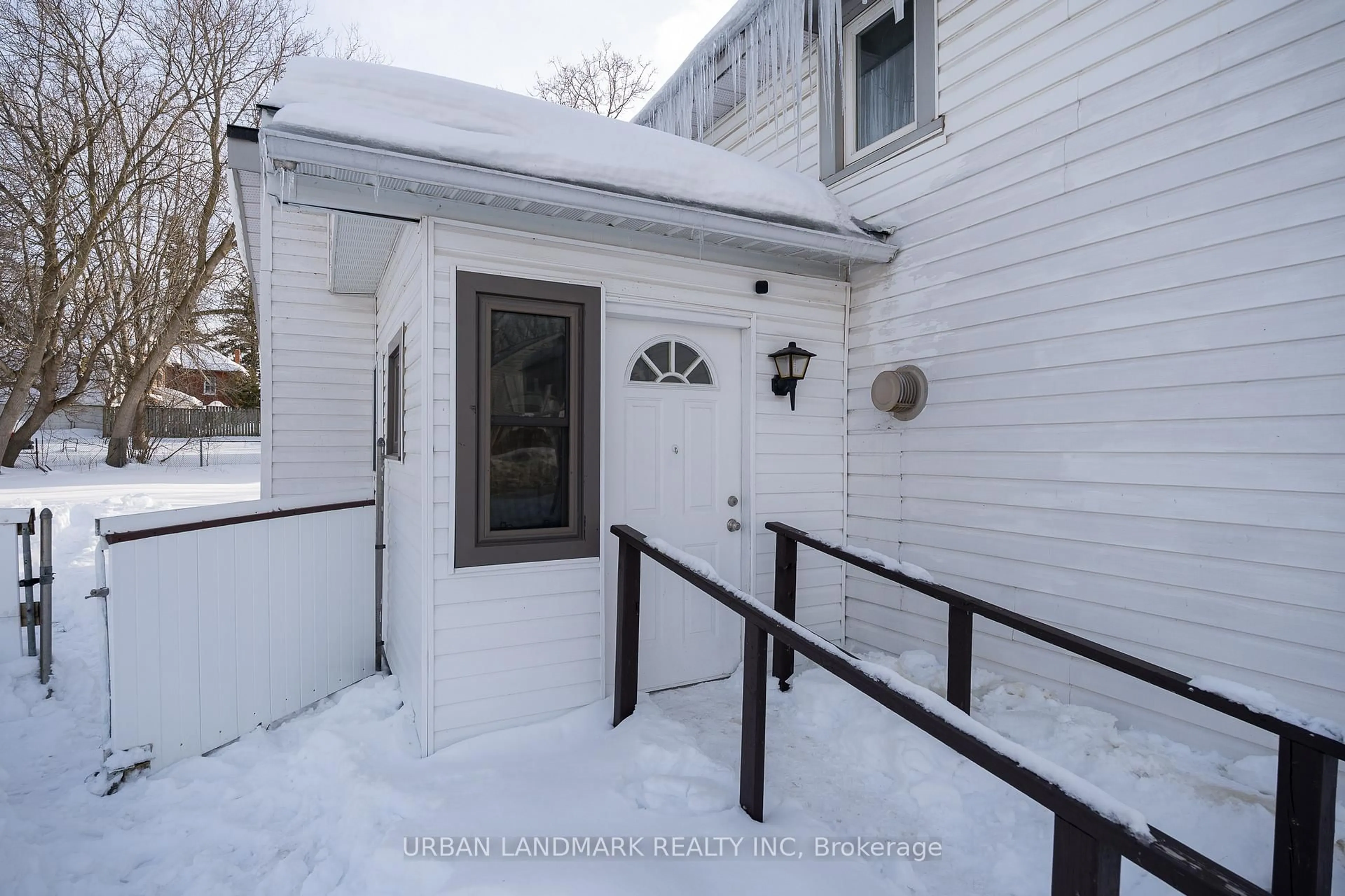 Unknown for 256 Dundas St, Deseronto Ontario K0K 1X0