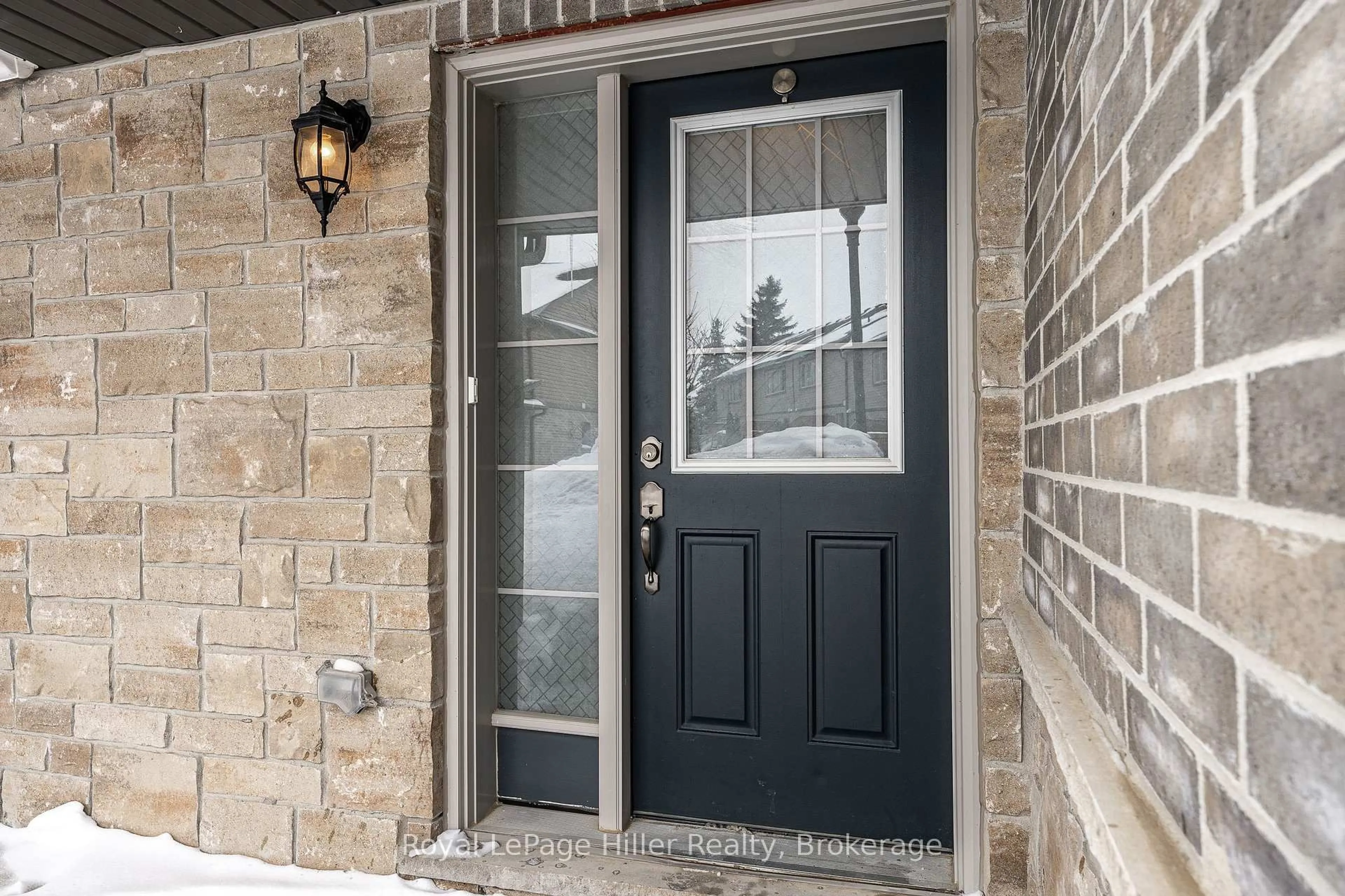 Indoor entryway for 55 Harrison St #25, Stratford Ontario N5A 0C9