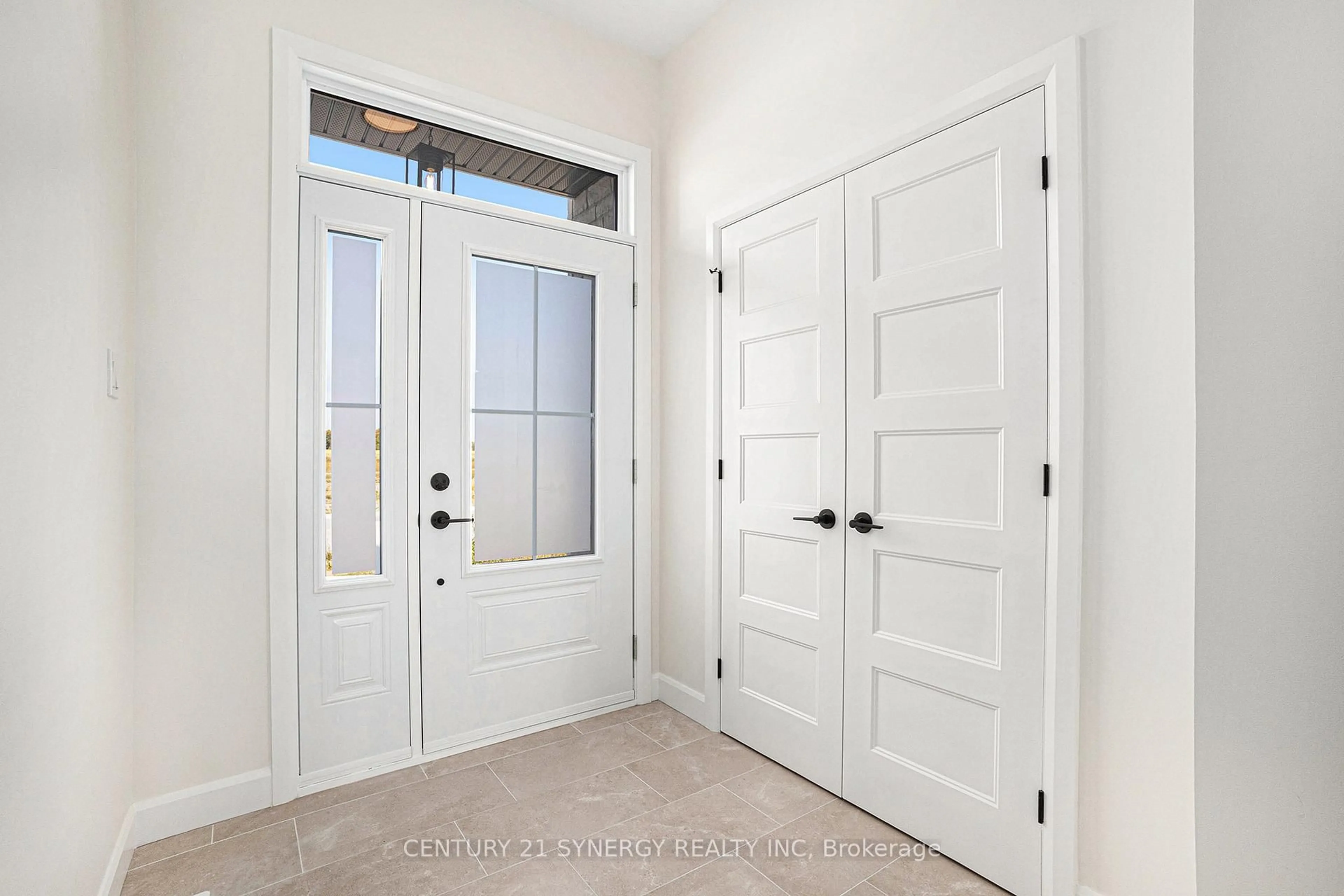 Indoor entryway for 68 Helen St, North Stormont Ontario K0A 1R0