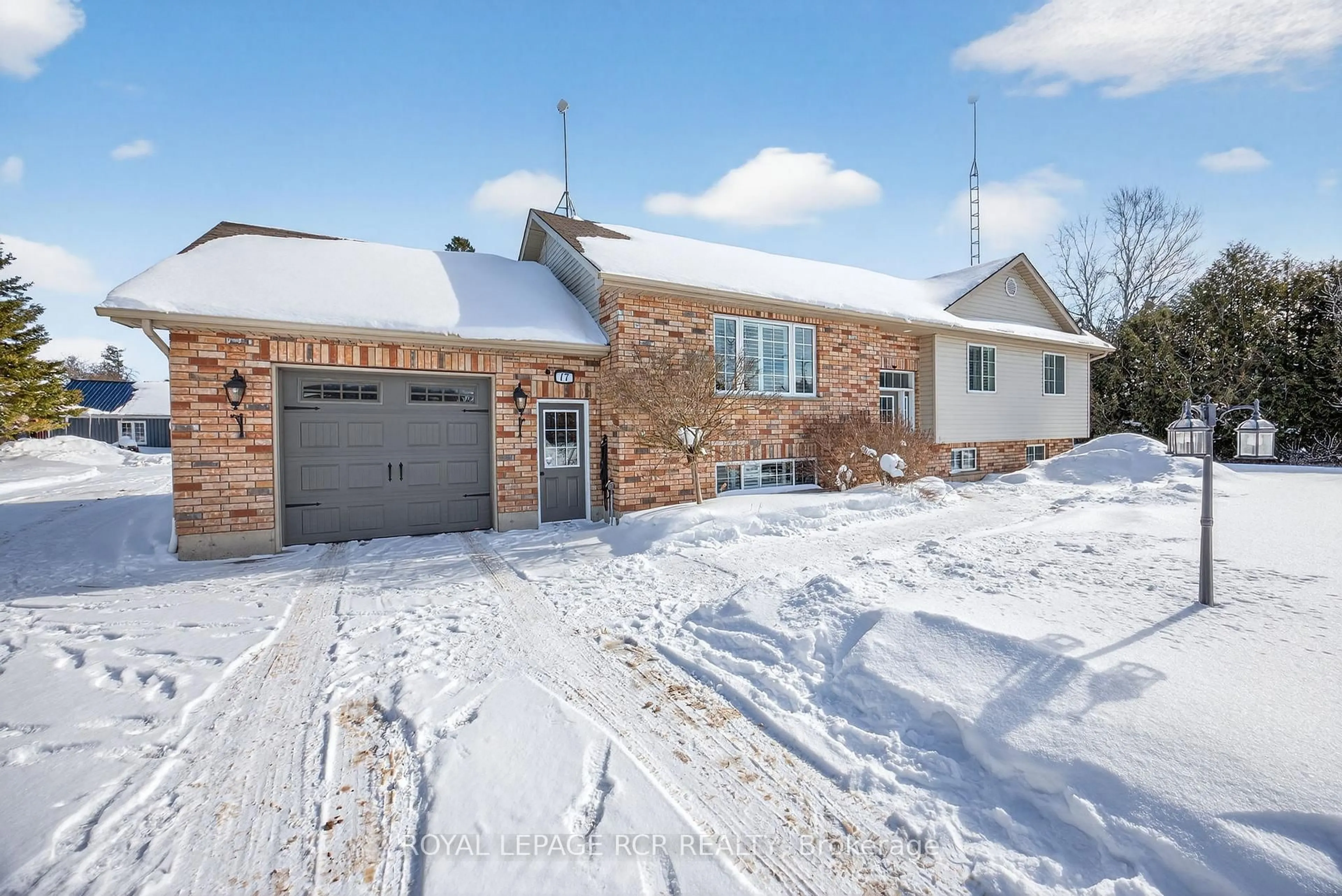 Home with brick exterior material, street for 17 Deaken Dr, East Luther Grand Valley Ontario L9W 0Z8