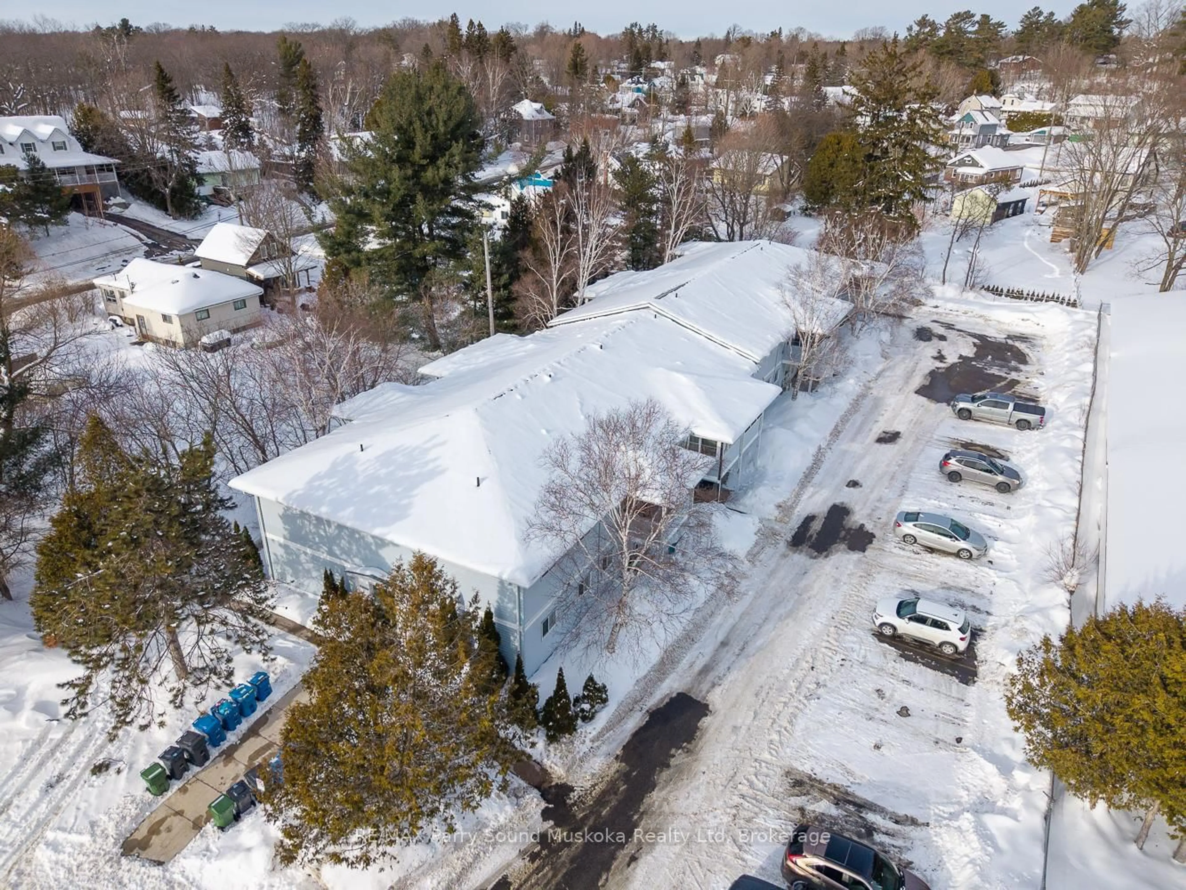 A pic from outside/outdoor area/front of a property/back of a property/a pic from drone, building for 1 Georgian Bay Ave #12, Parry Sound Ontario P2A 3B1