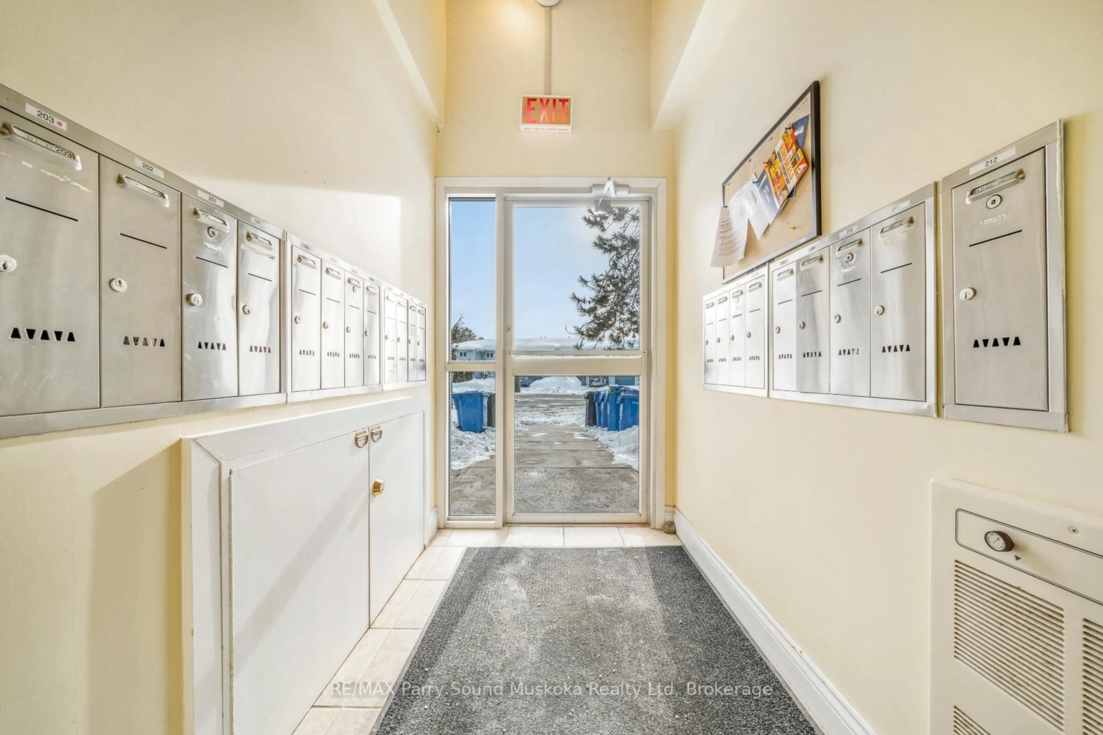 Indoor foyer for 1 Georgian Bay Ave #12, Parry Sound Ontario P2A 3B1
