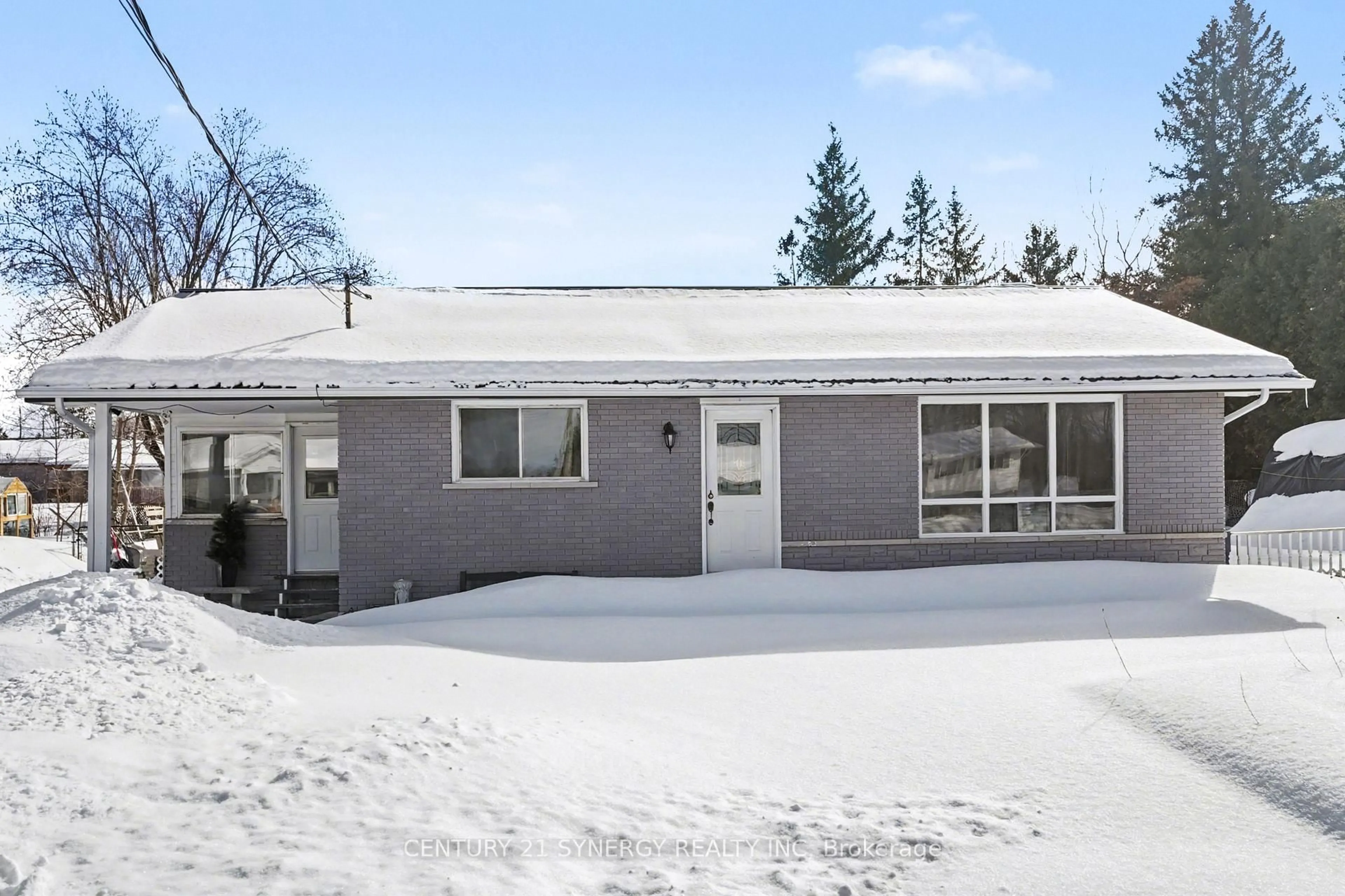 Home with vinyl exterior material, street for 7 Bayview Dr, Smiths Falls Ontario K7A 5B8