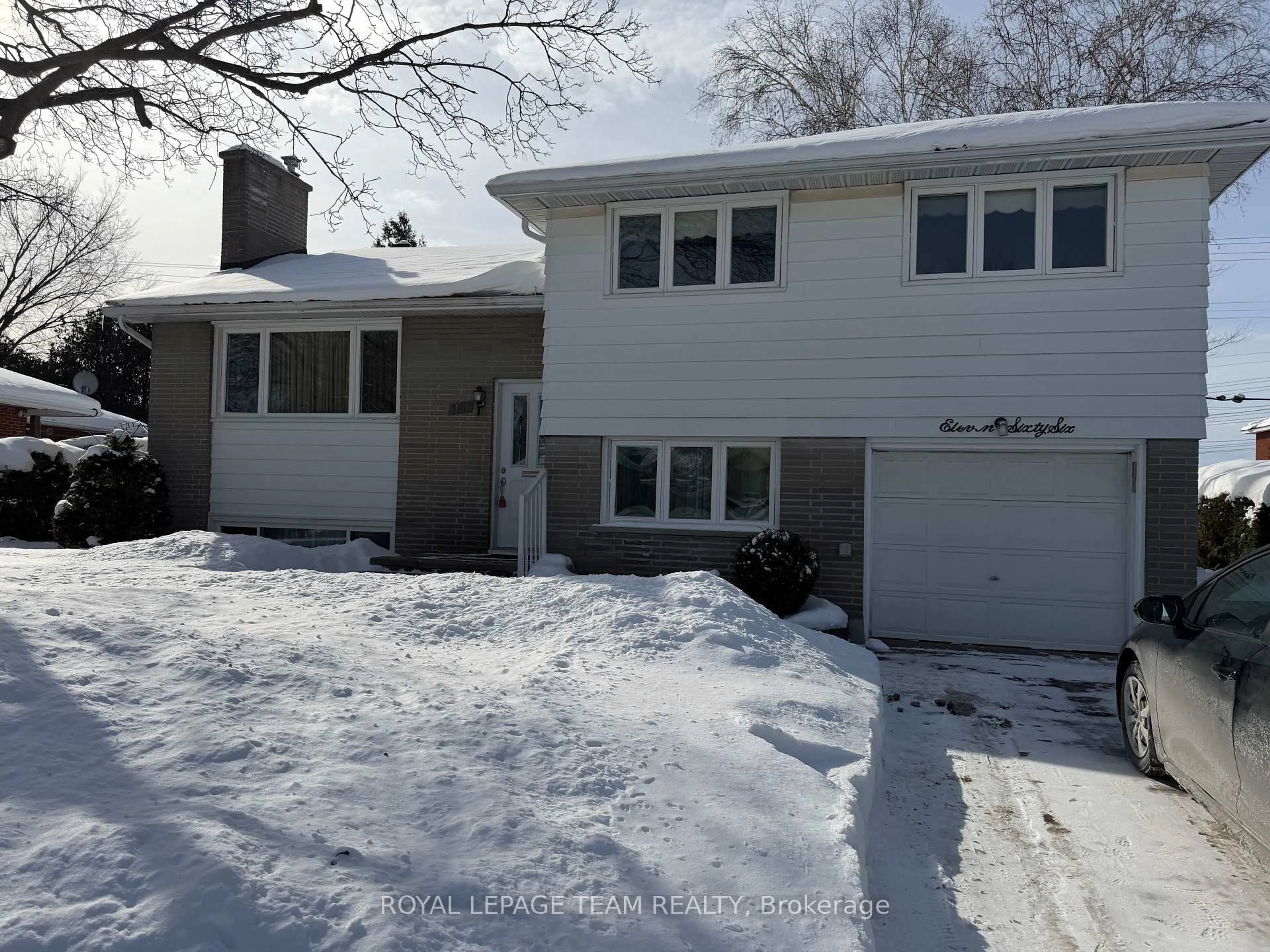 Home with vinyl exterior material, street for 1166 Castle Hill Cres, Ottawa Ontario K2C 2A8