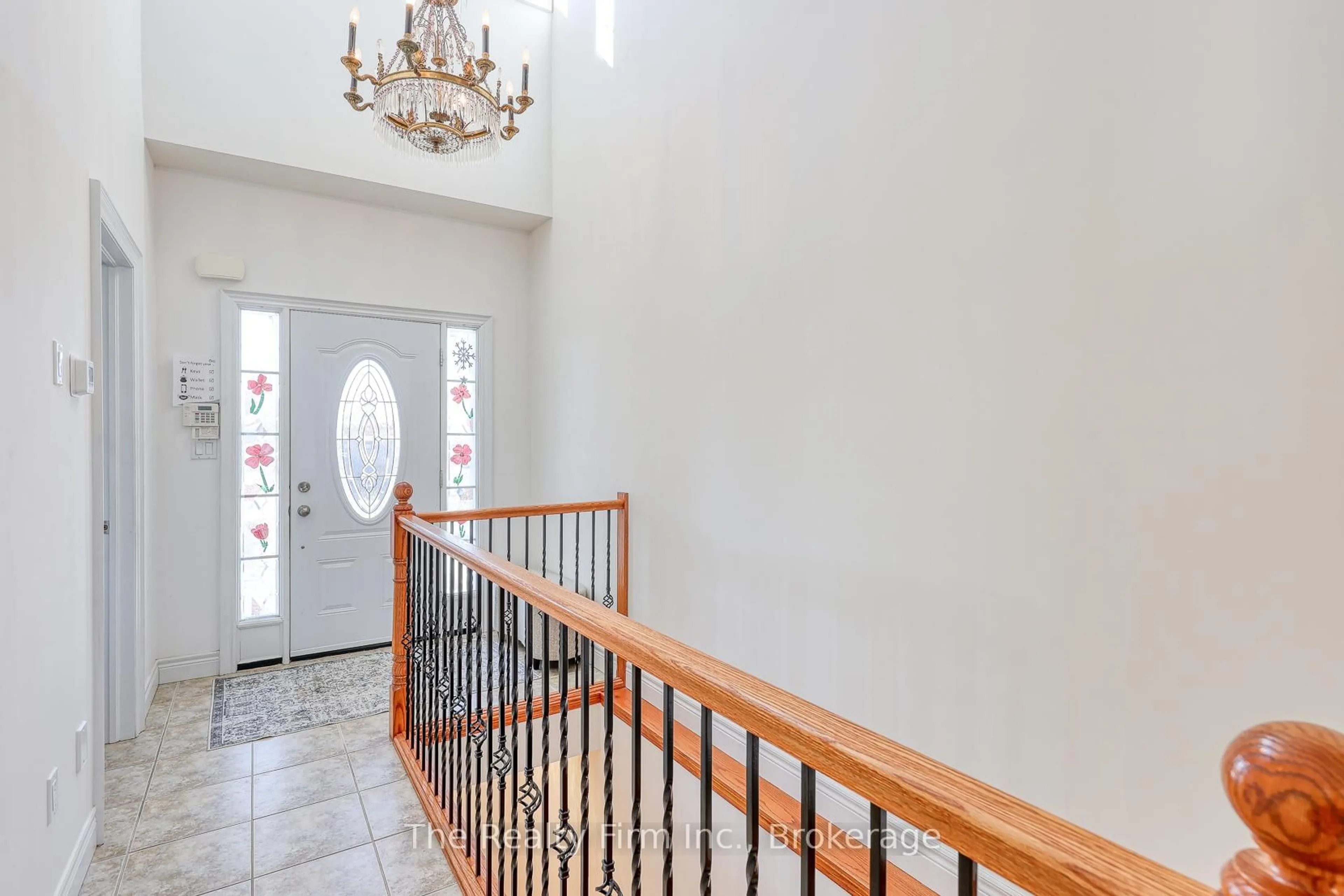 Indoor foyer for 779 Garden Court Cres, Woodstock Ontario N4T 0A3